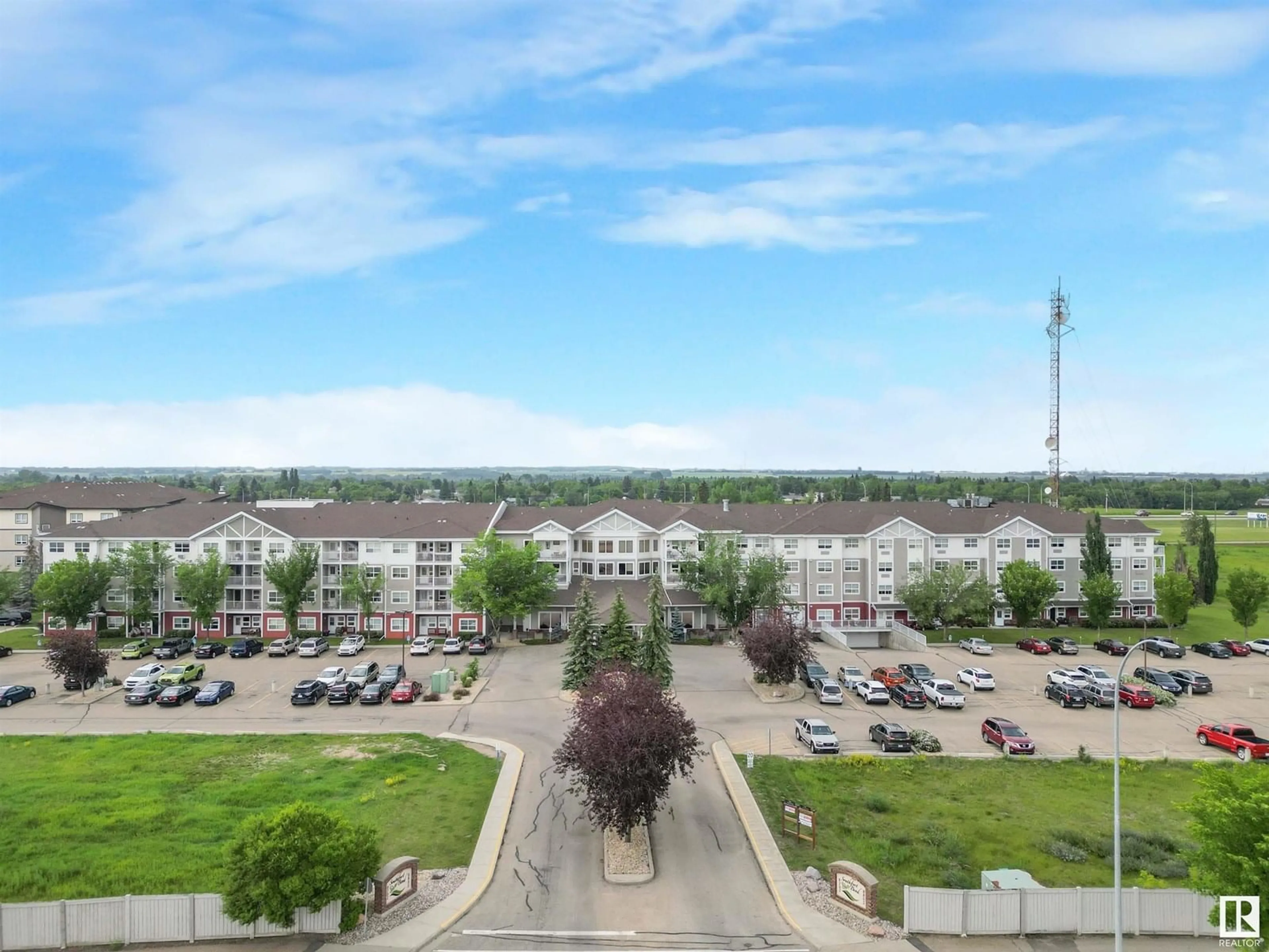A pic from outside/outdoor area/front of a property/back of a property/a pic from drone, city buildings view from balcony for 318 8802 SOUTHFORT, Fort Saskatchewan Alberta T8L4R6