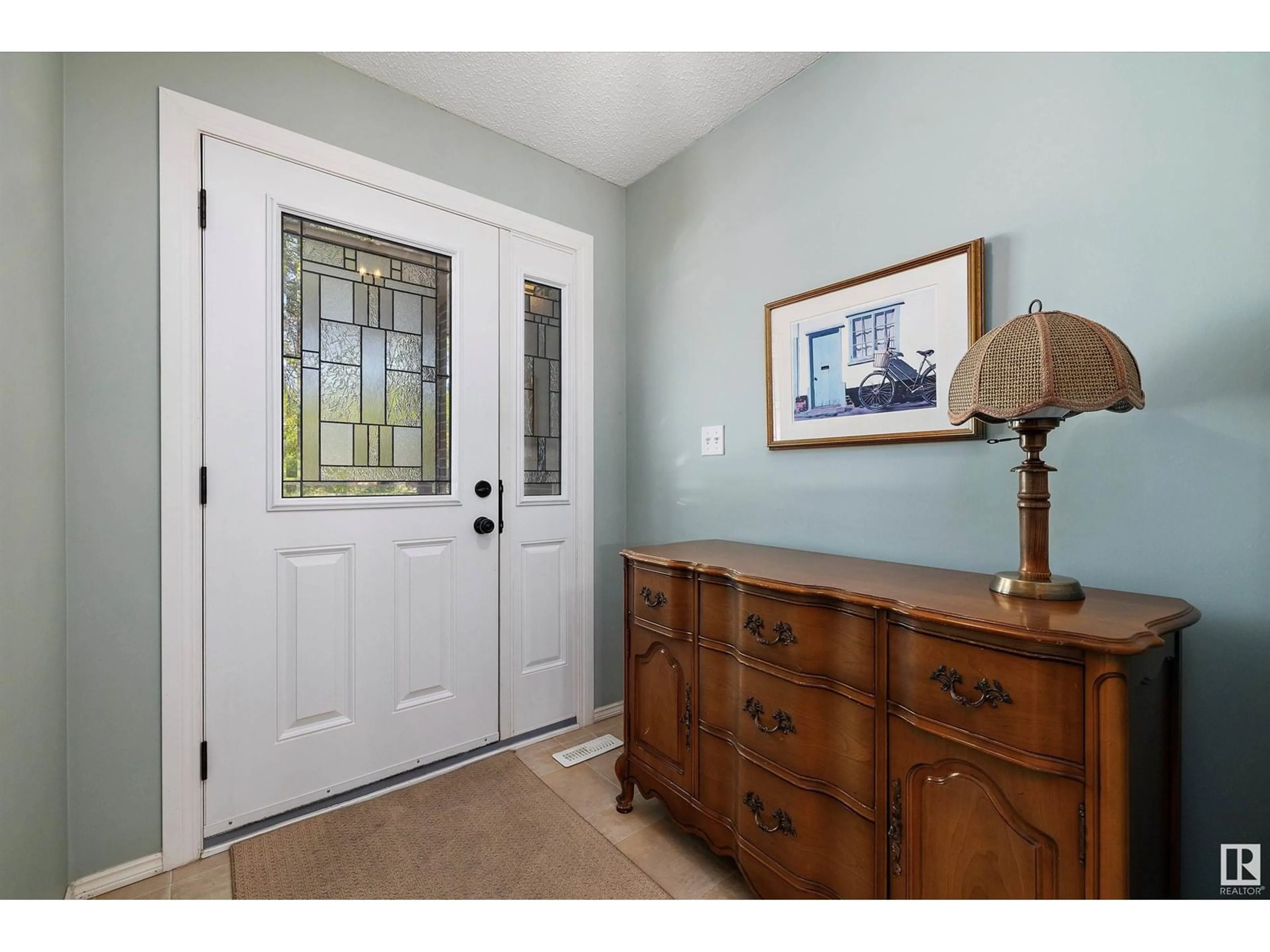 Indoor entryway for 19 WINDERMERE CR, St. Albert Alberta T8N3P1
