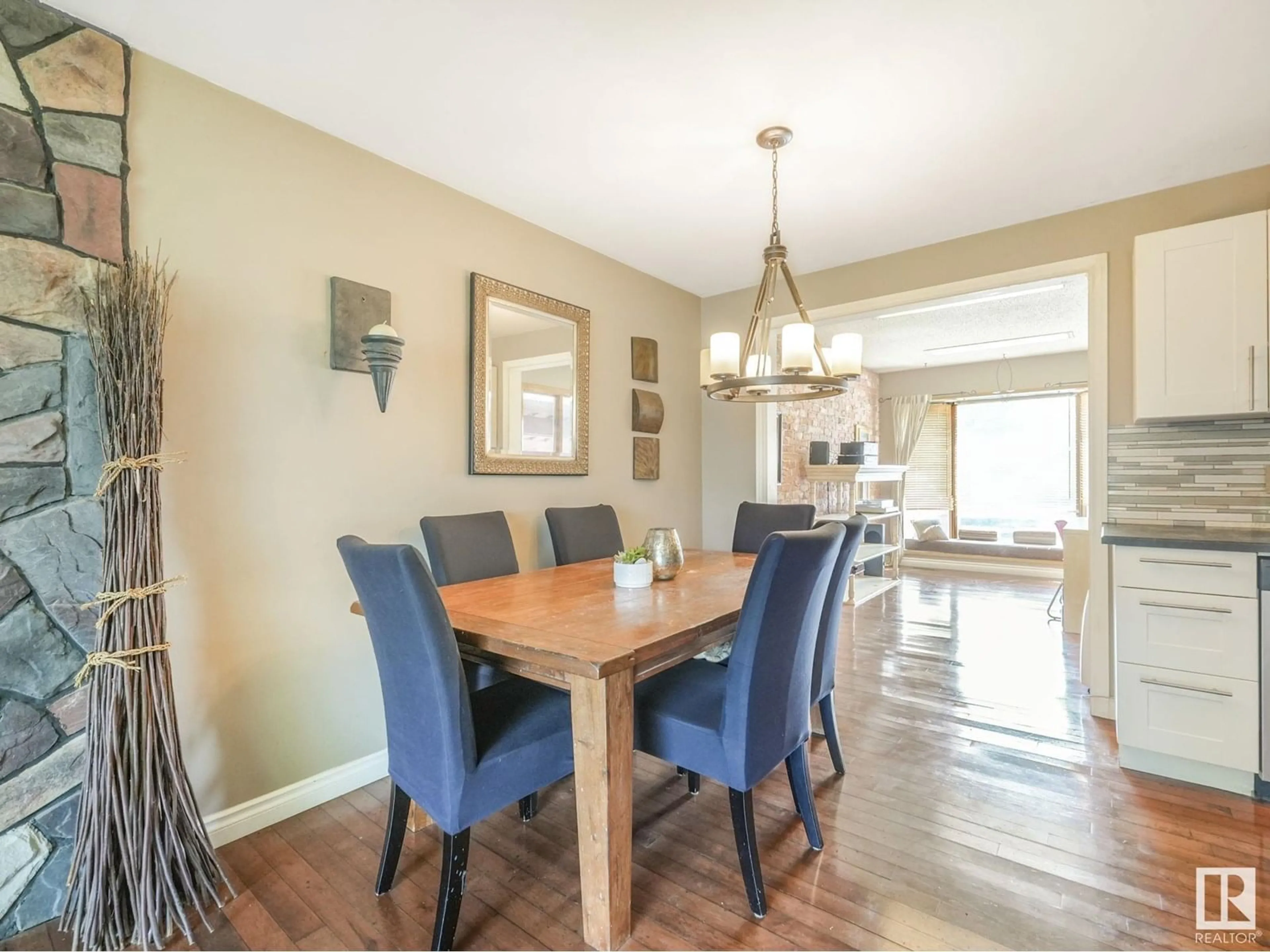 Dining room, wood/laminate floor for NW - 8905 156 ST, Edmonton Alberta T5R1Y6