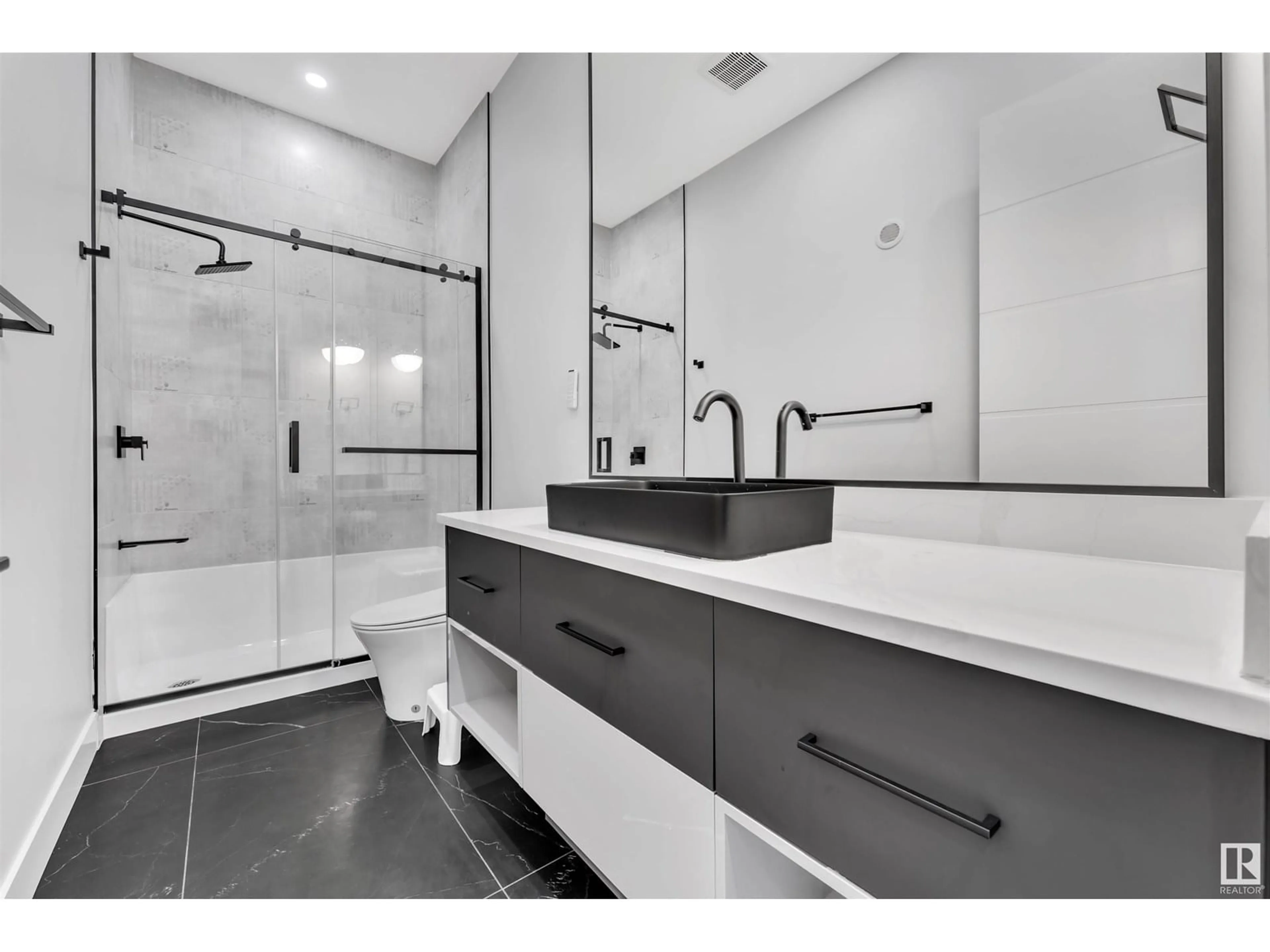 Contemporary bathroom, ceramic/tile floor for 1736 18 ST, Edmonton Alberta T6T2N2