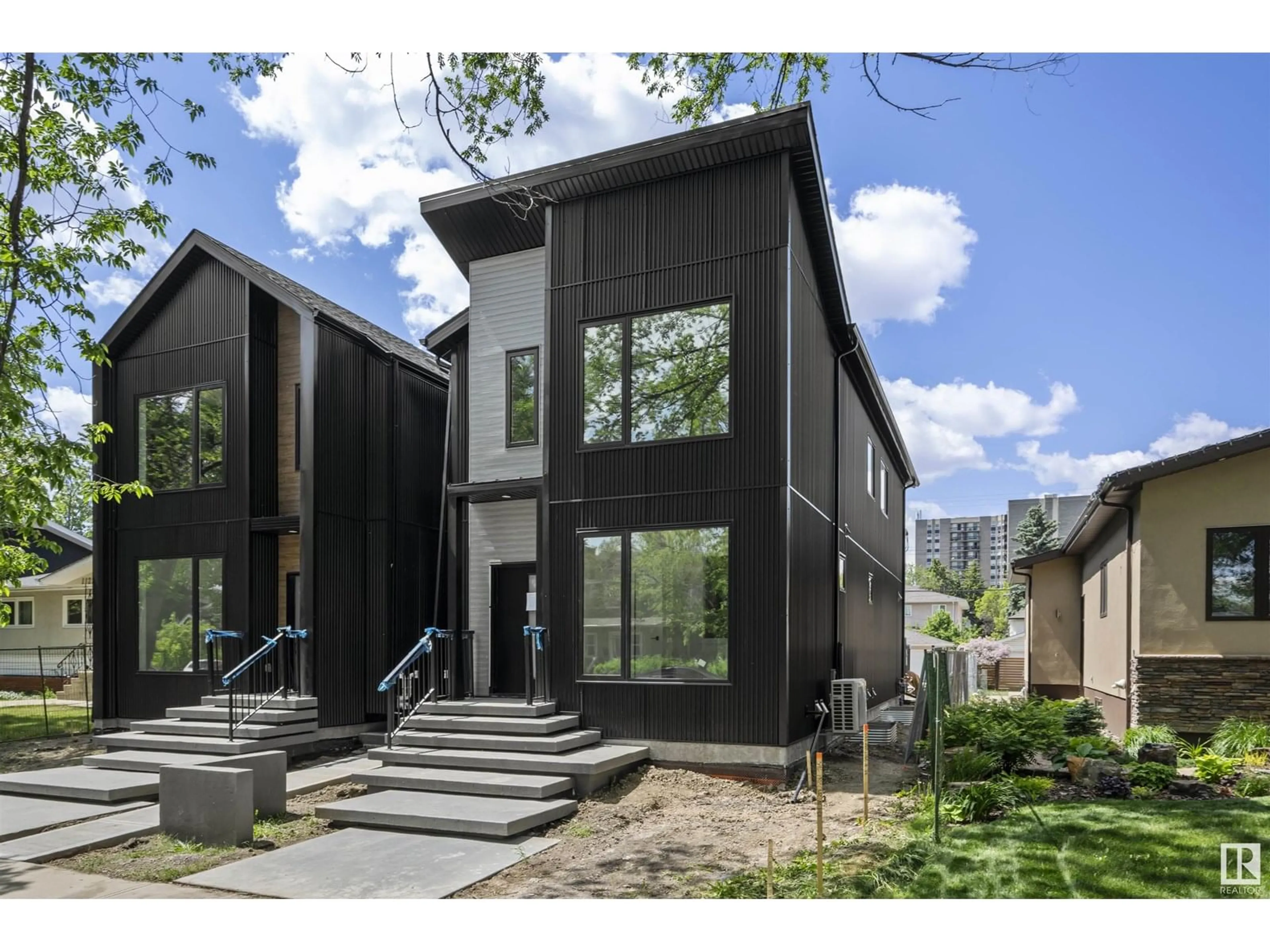 Unknown for 11232 127 ST, Edmonton Alberta T5P1N2