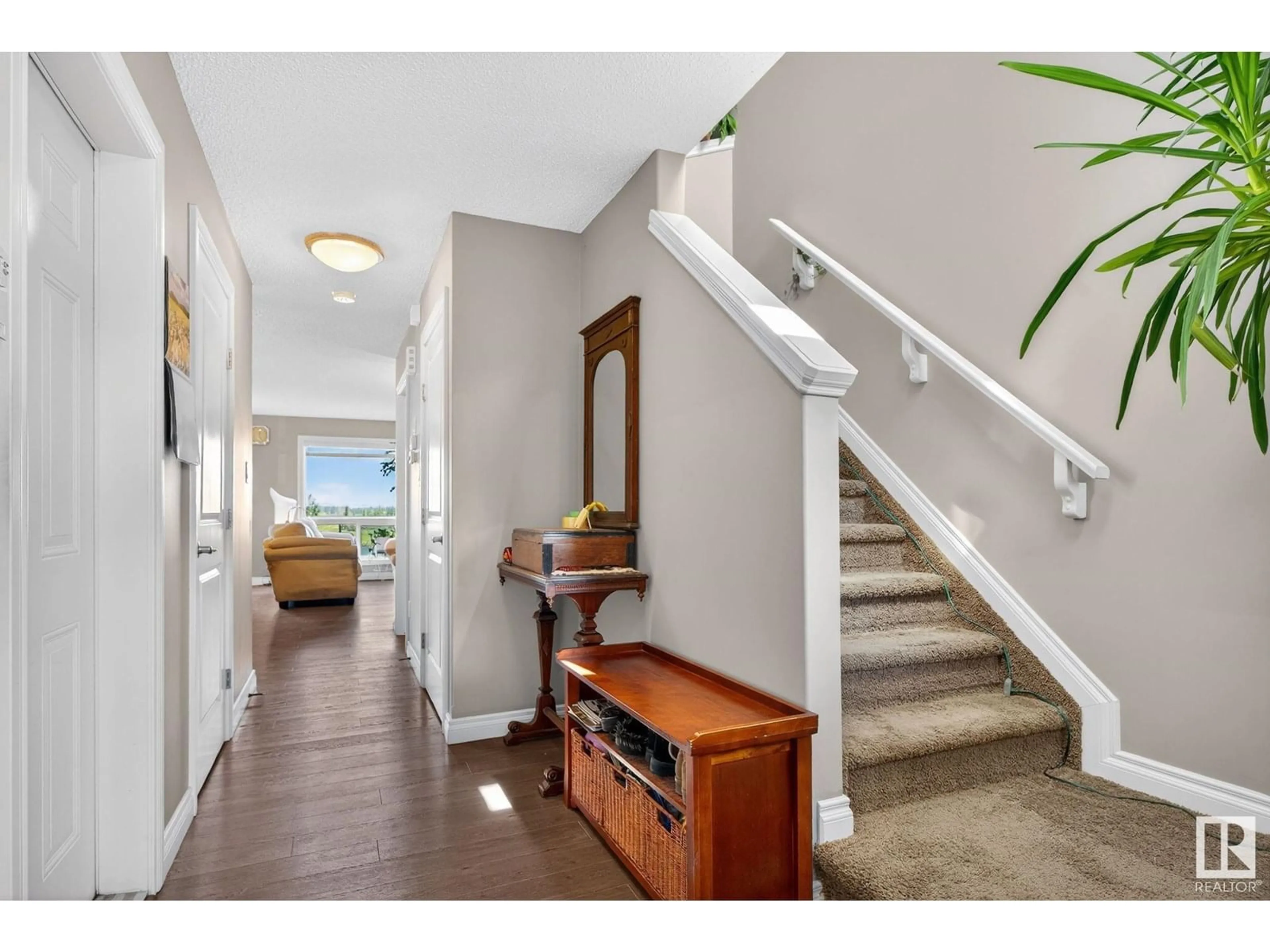 Indoor entryway for 54 AUSTIN CO, Spruce Grove Alberta T7X0N4