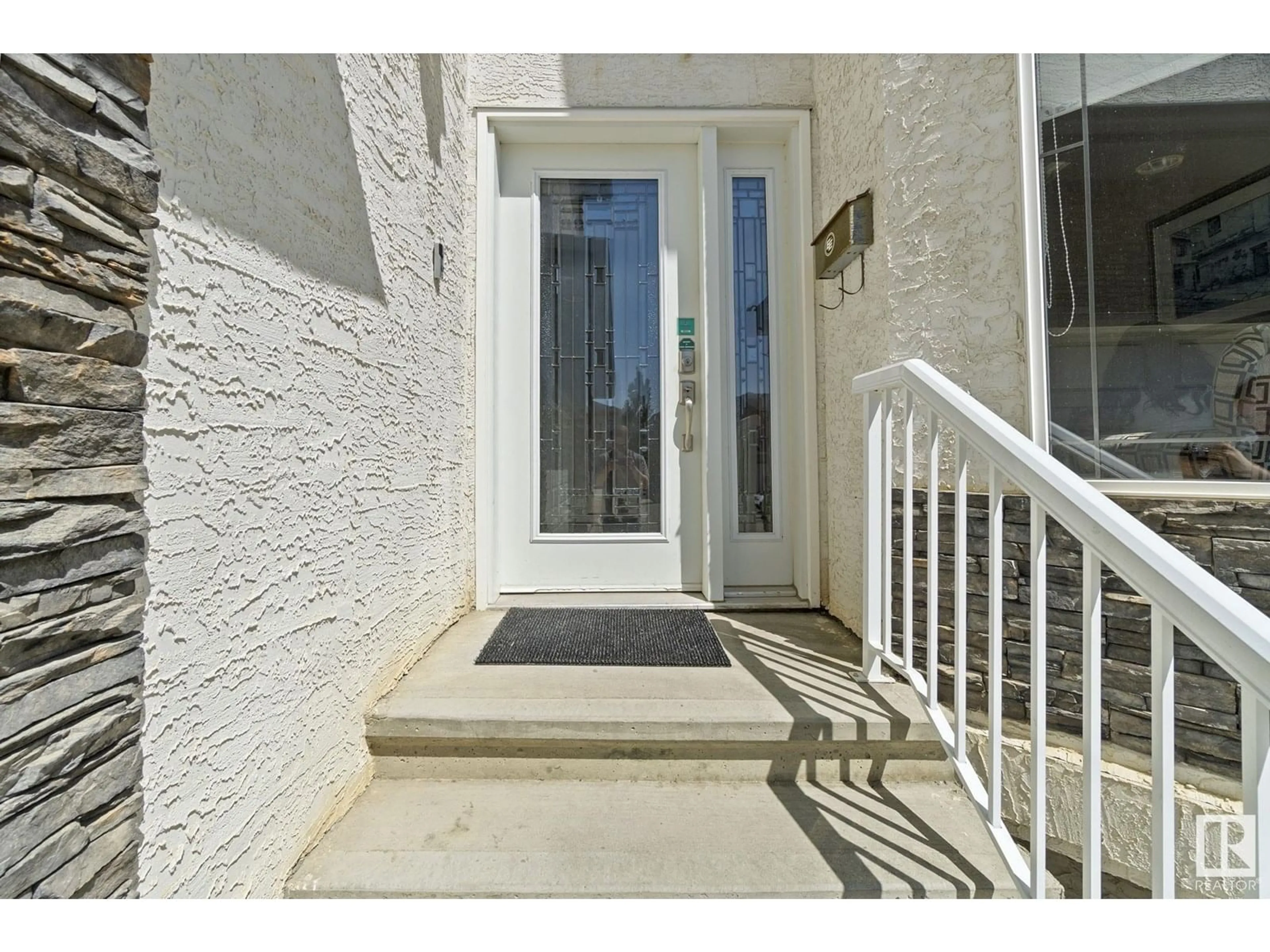 Indoor entryway for NW - 13420 161 AV, Edmonton Alberta T6V0B9