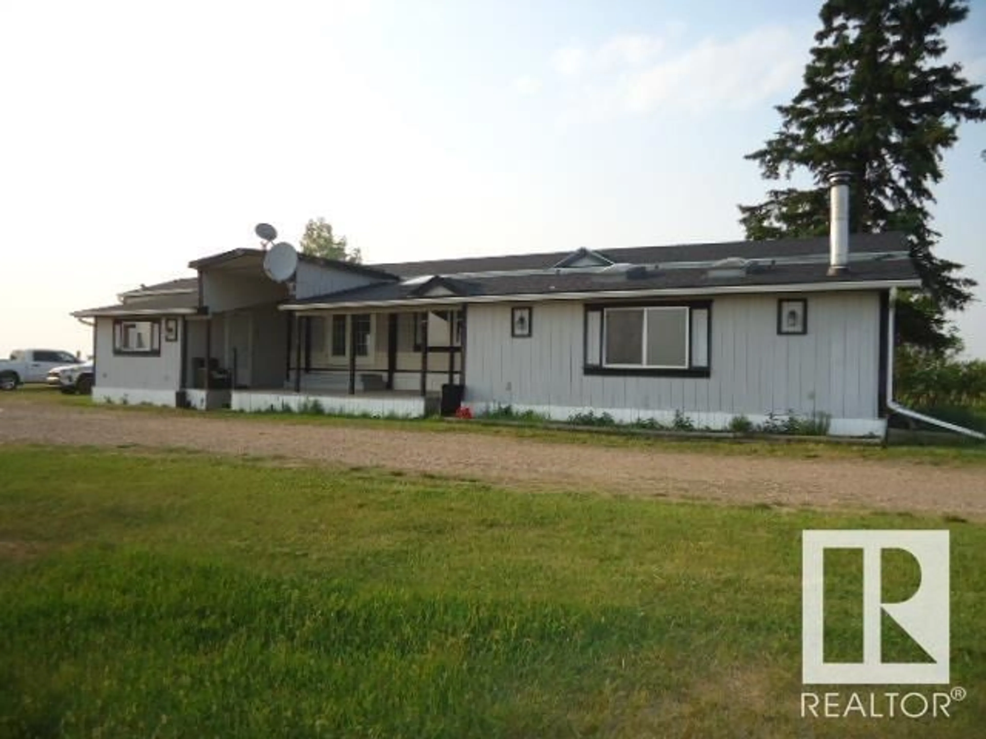 A pic from outside/outdoor area/front of a property/back of a property/a pic from drone, building for 48302 RANGE RD 142, Rural Beaver County Alberta T0B4N0