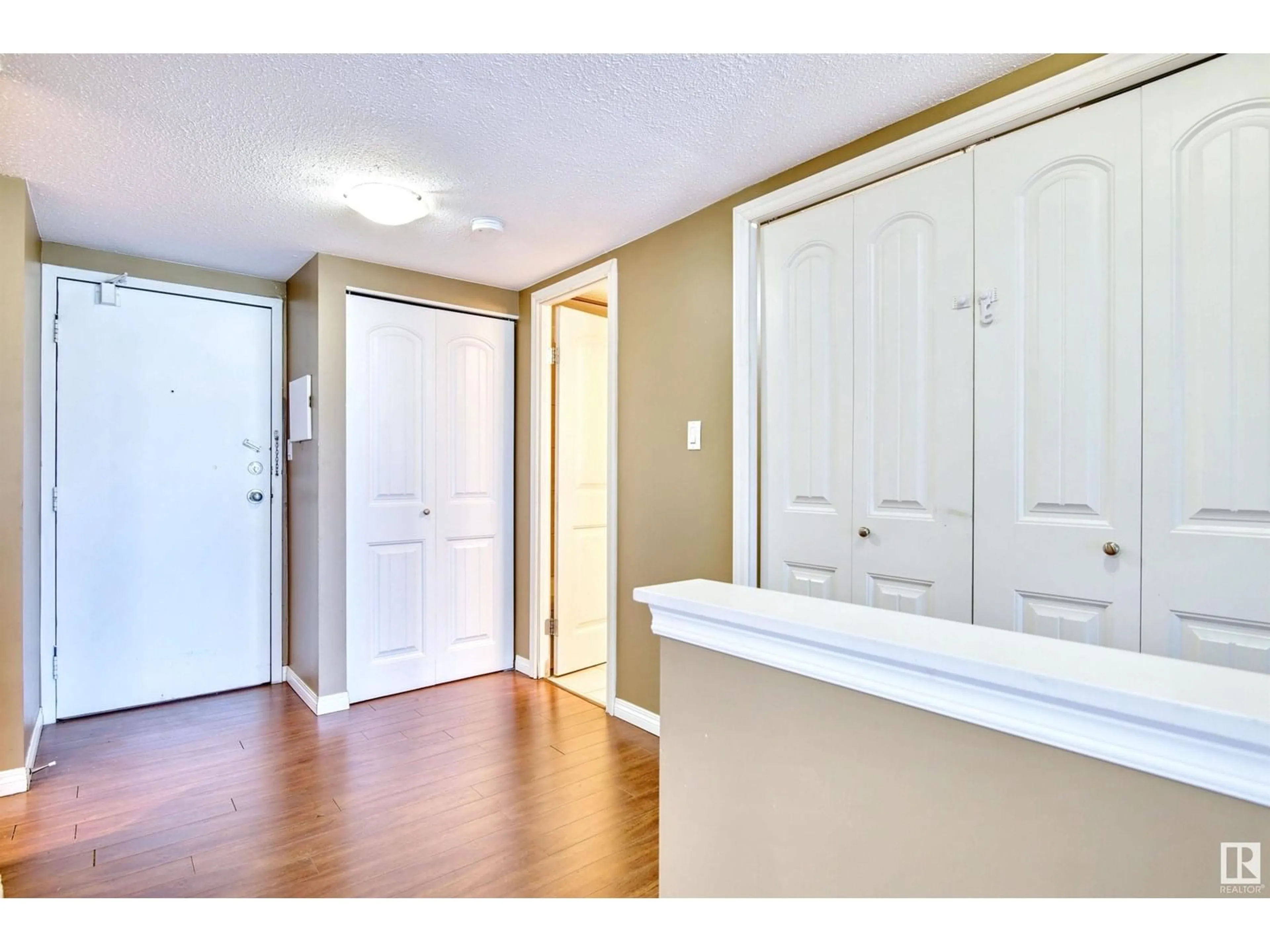 Indoor entryway for #804 - 10160 114 ST, Edmonton Alberta T5K2L2