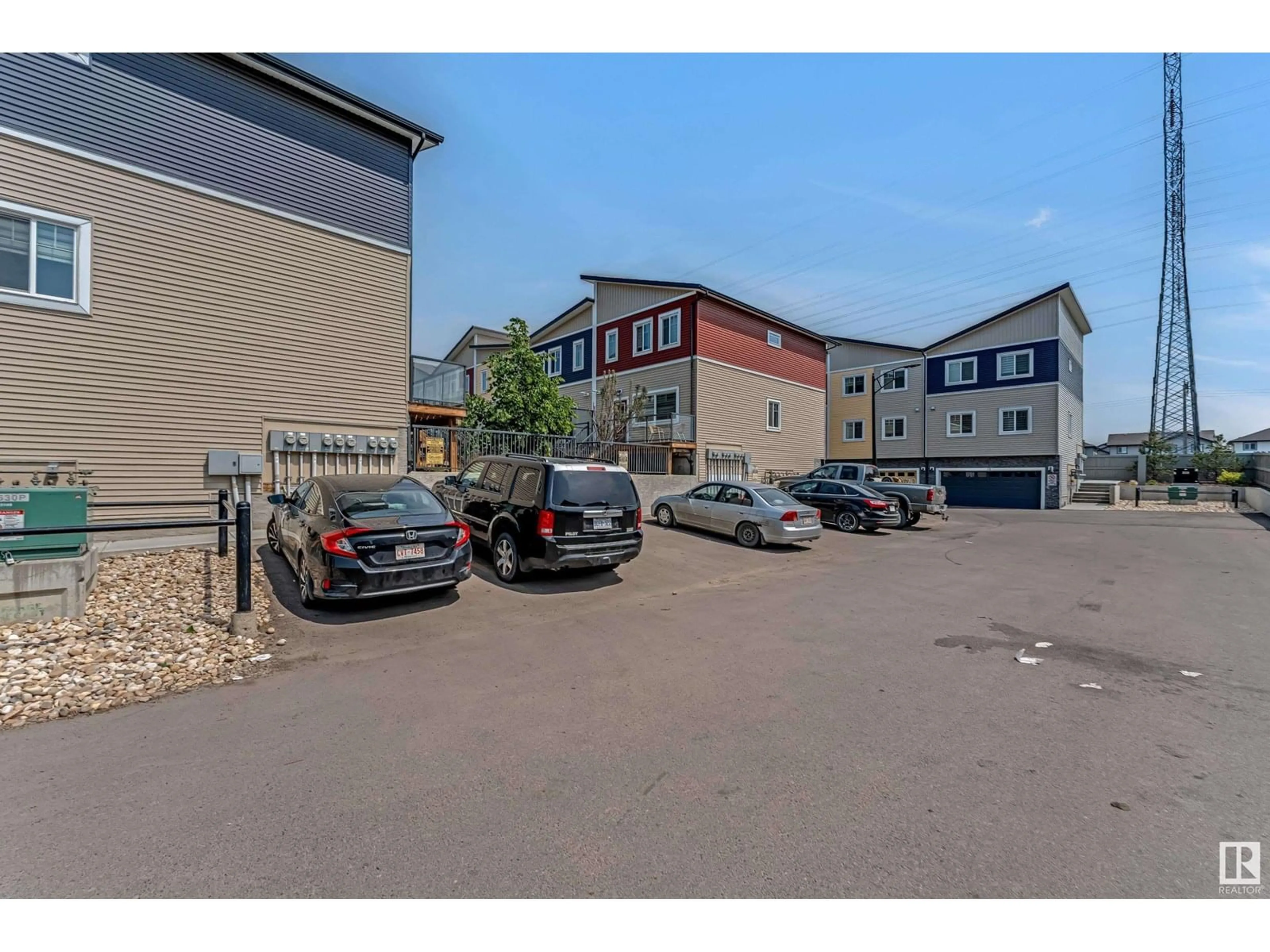 Parking for 25 - 2803 14 AV, Edmonton Alberta T6T2K4