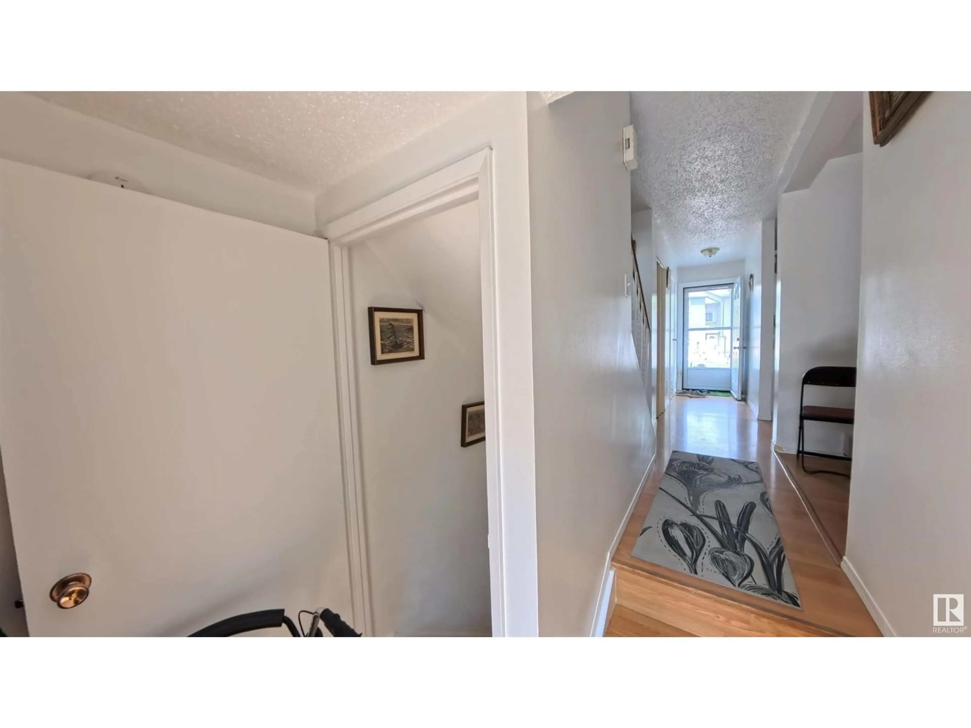 A pic of a room for 3122 142 AV, Edmonton Alberta T5Y1H2