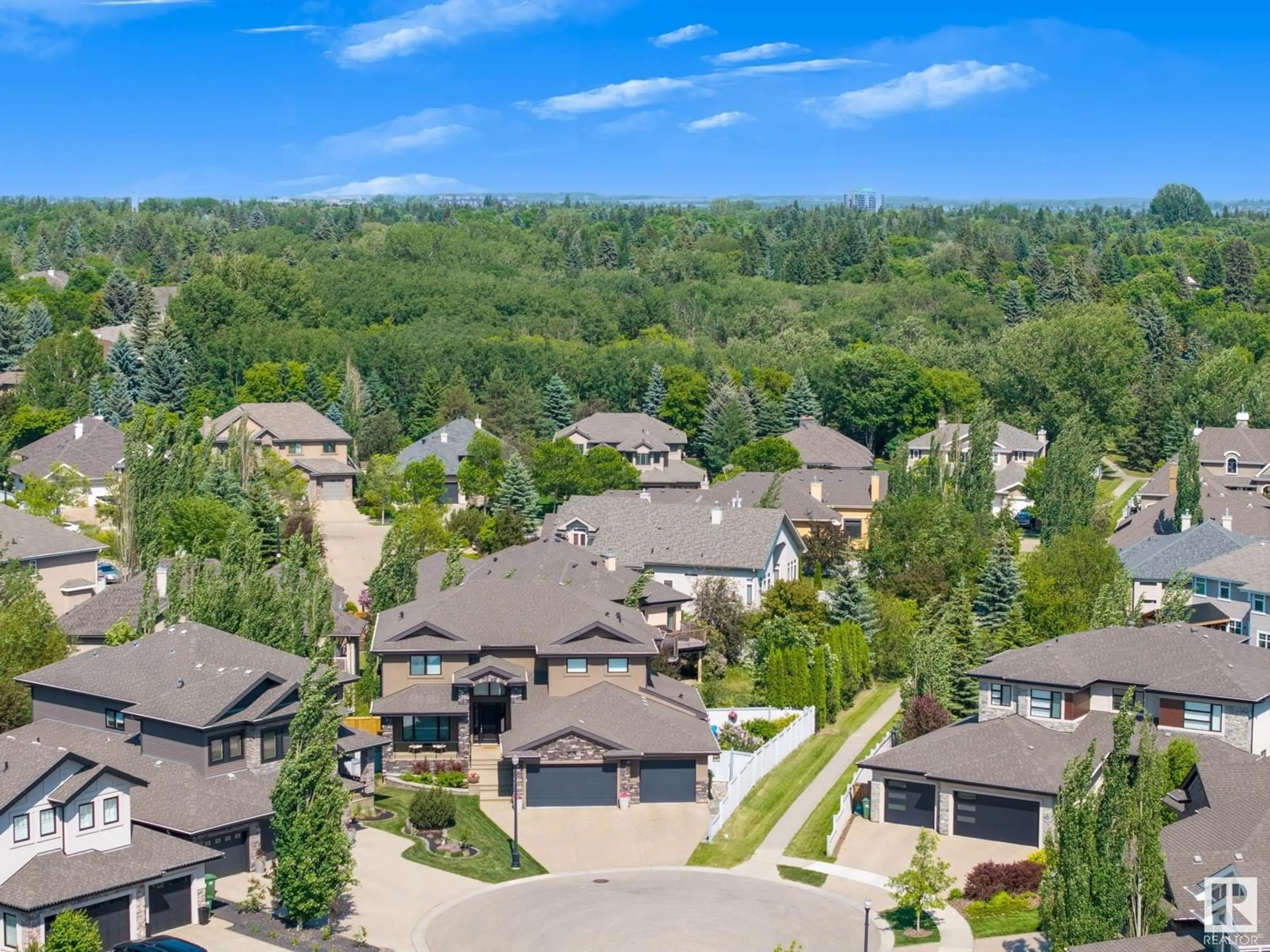 A pic from outside/outdoor area/front of a property/back of a property/a pic from drone, mountain view for 7 LACROIX CL, St. Albert Alberta T8N4G8