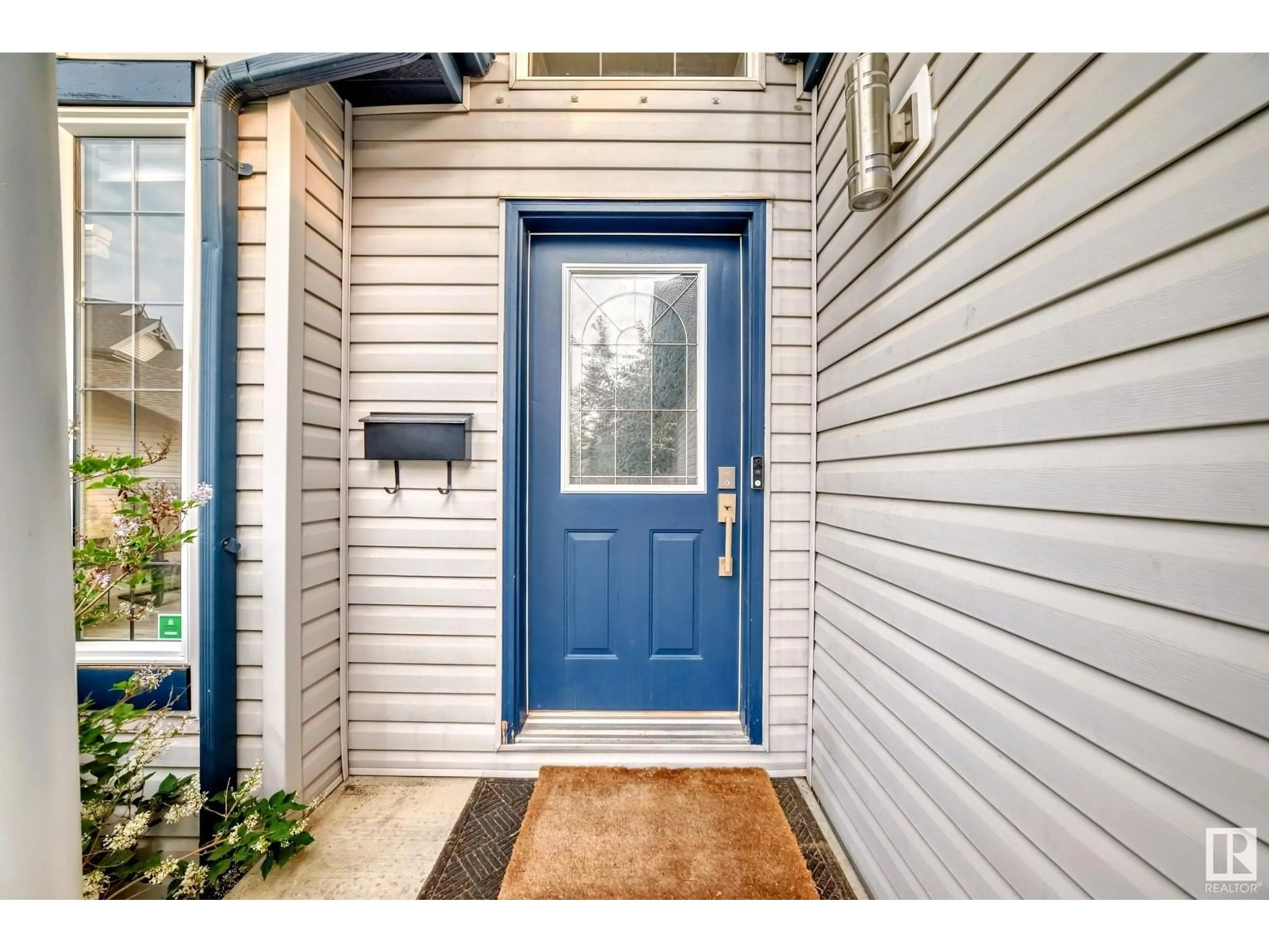 Indoor entryway for 914 GOODWIN CL, Edmonton Alberta T5T6X8