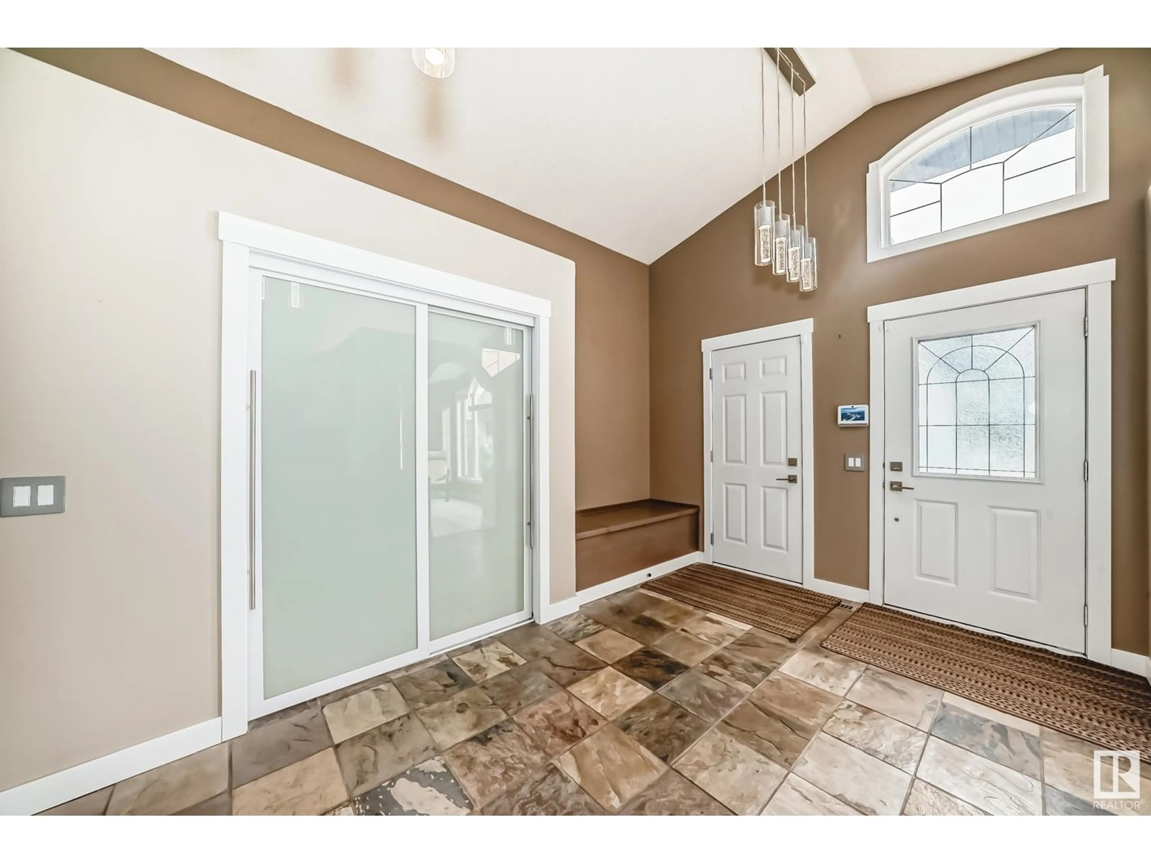 Indoor entryway for 914 GOODWIN CL, Edmonton Alberta T5T6X8