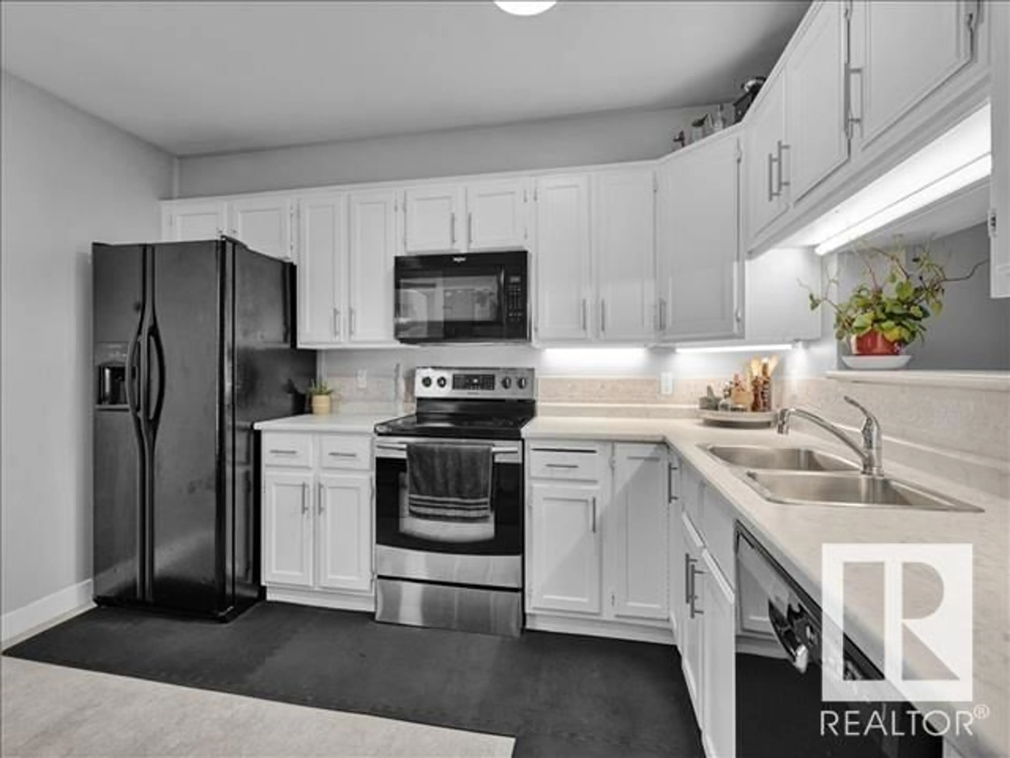 Open concept kitchen, unknown for 1502 LAKESIDE GR, St. Albert Alberta T8N3T3
