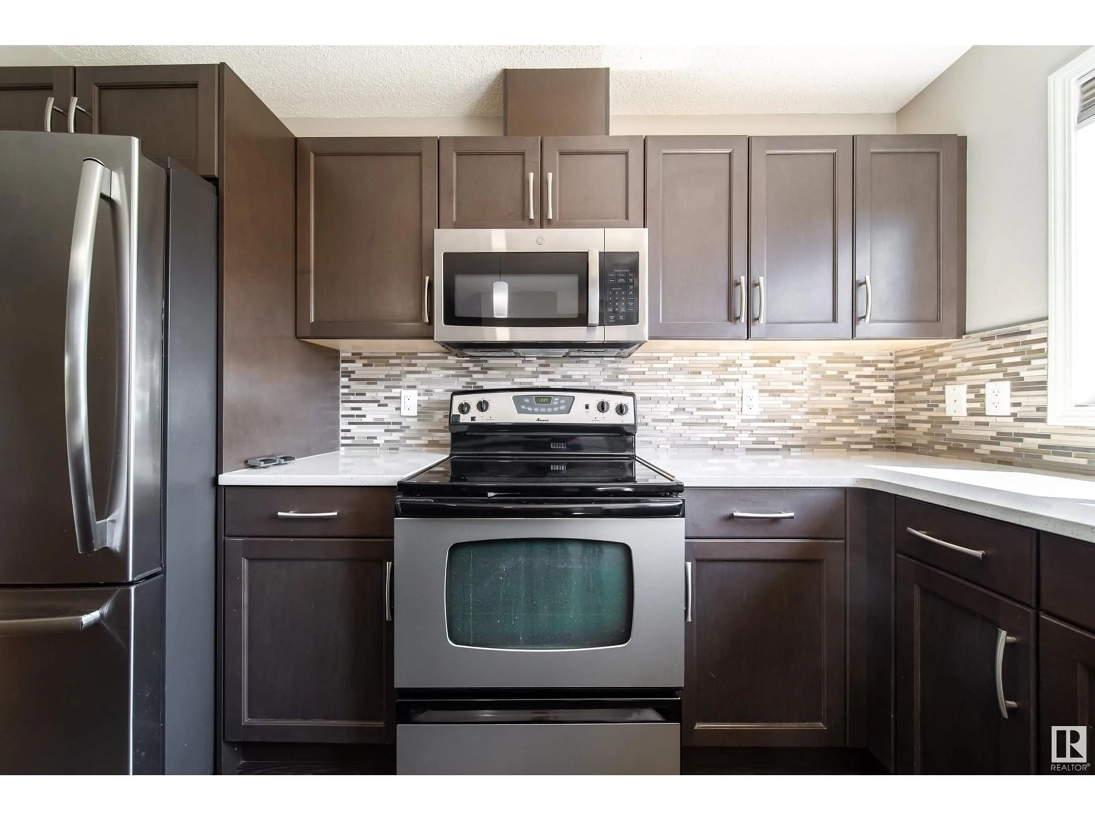 Standard kitchen, unknown for 468 ORCHARDS BV, Edmonton Alberta T6X2C8