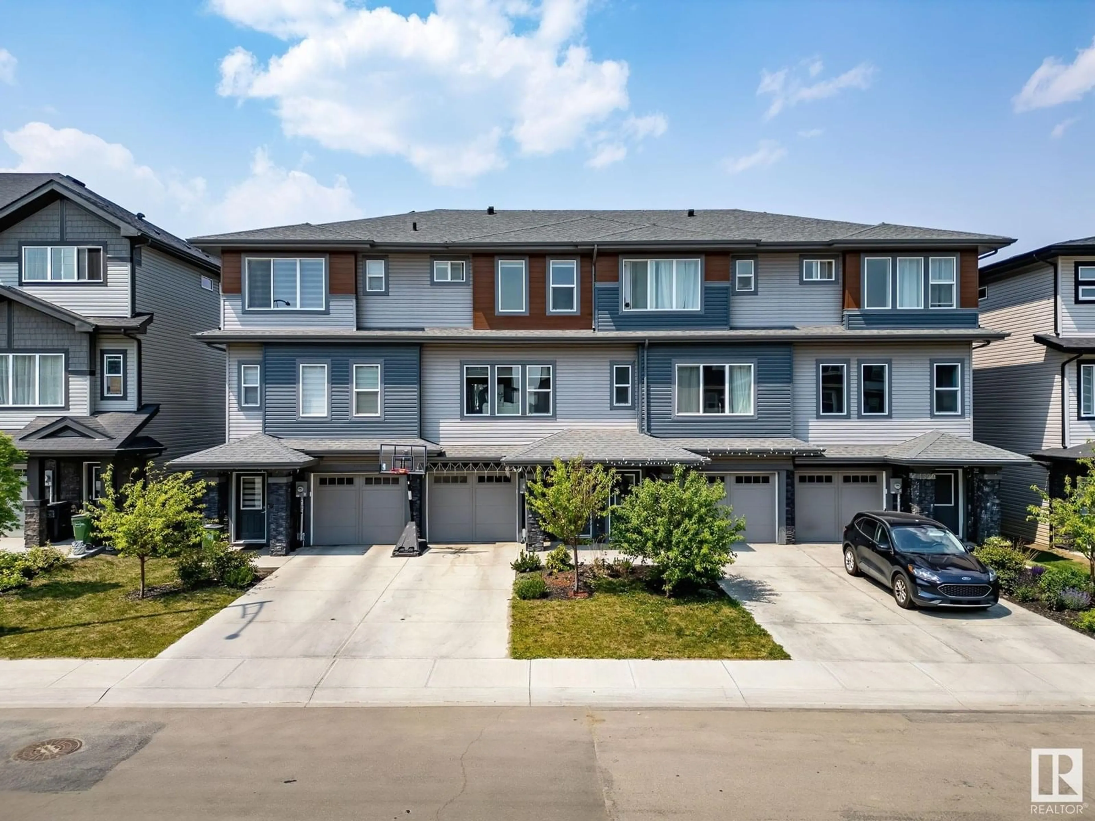 A pic from outside/outdoor area/front of a property/back of a property/a pic from drone, street for SW - 1524 157 ST, Edmonton Alberta T6W4J8