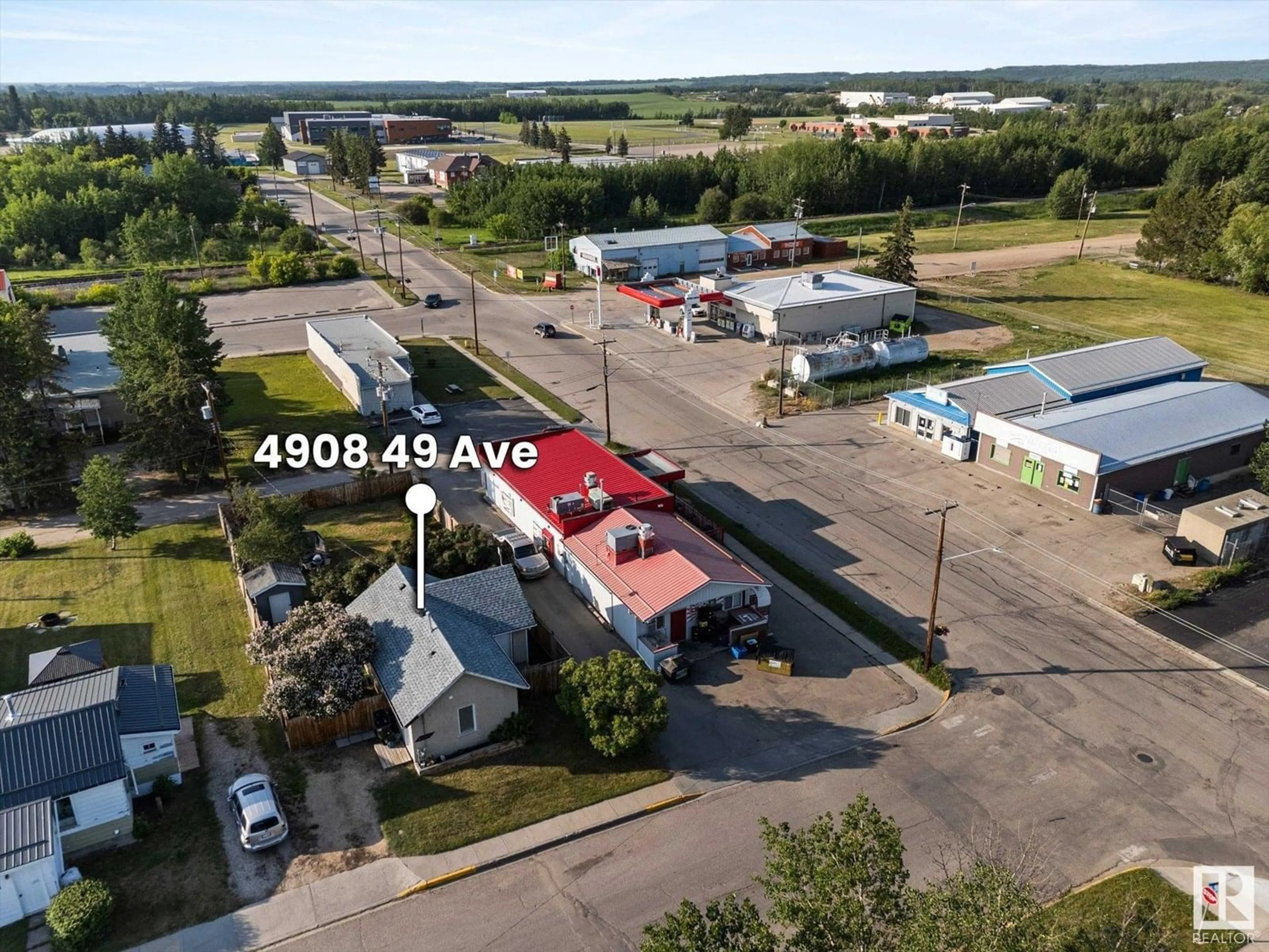 A pic from outside/outdoor area/front of a property/back of a property/a pic from drone, unknown for 4908 49 AV, Onoway Alberta T0E1V0
