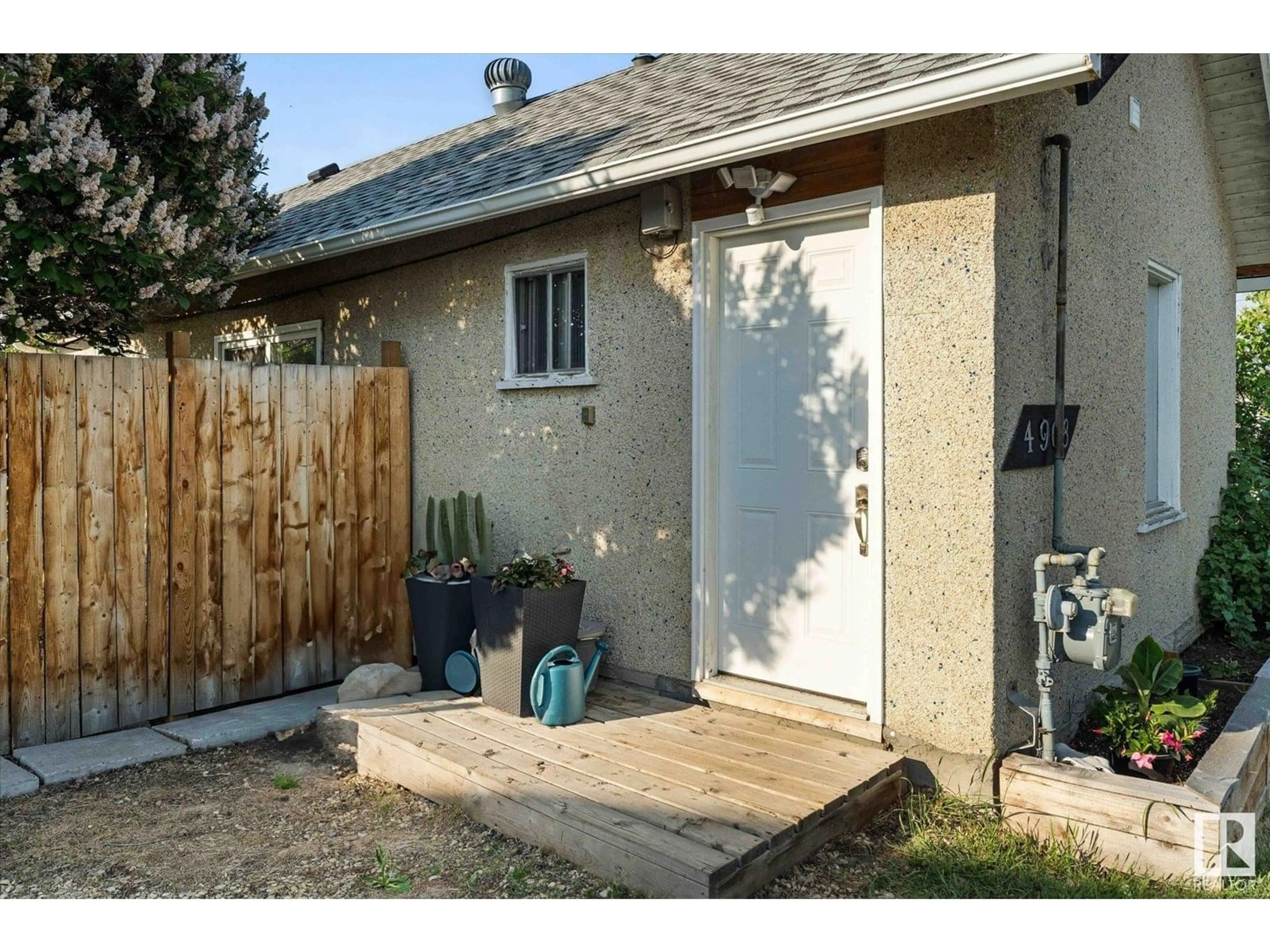 Unknown for 4908 49 AV, Onoway Alberta T0E1V0