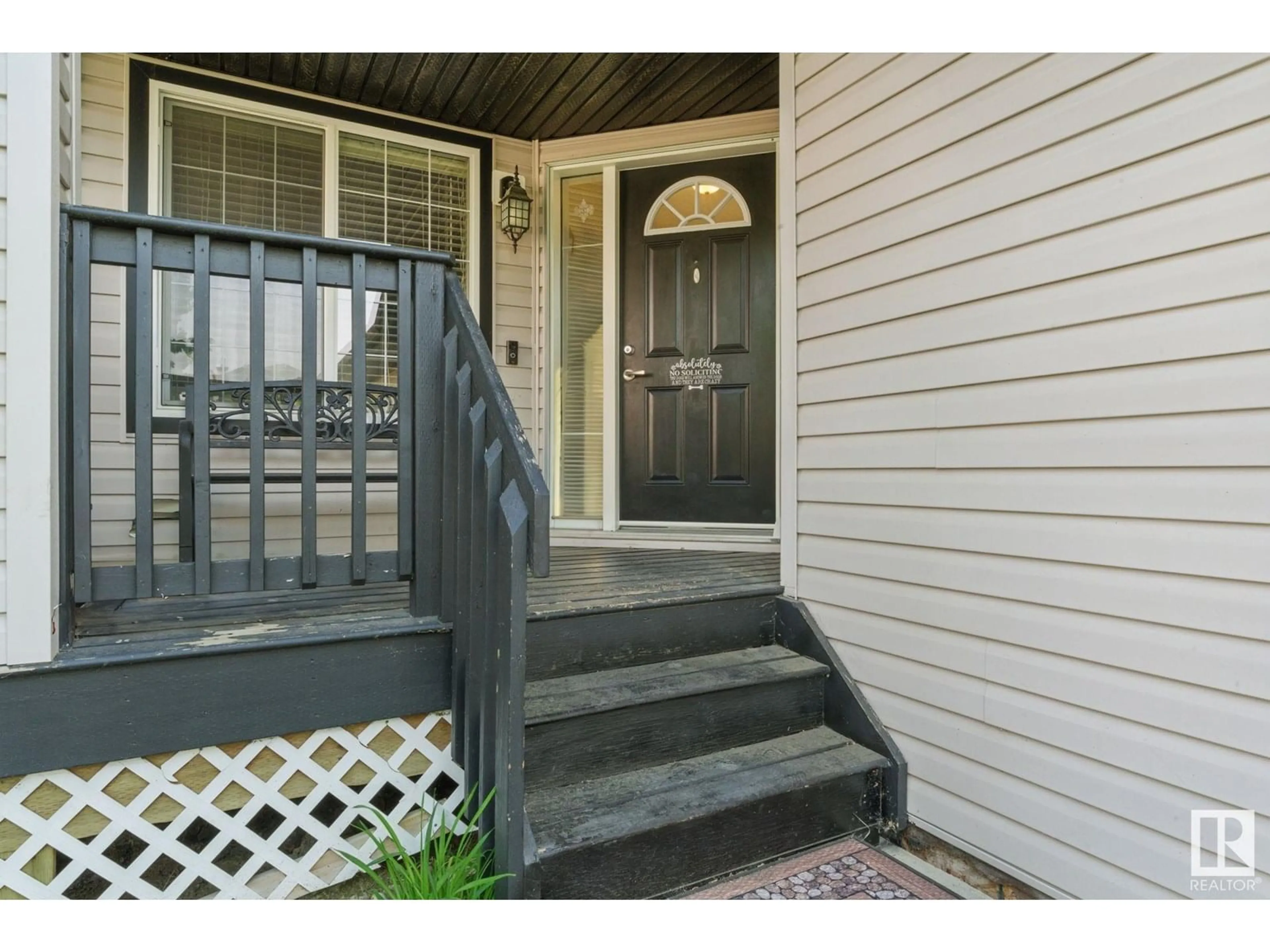 Indoor entryway for NW - 20615 50 AV, Edmonton Alberta T6M0C4