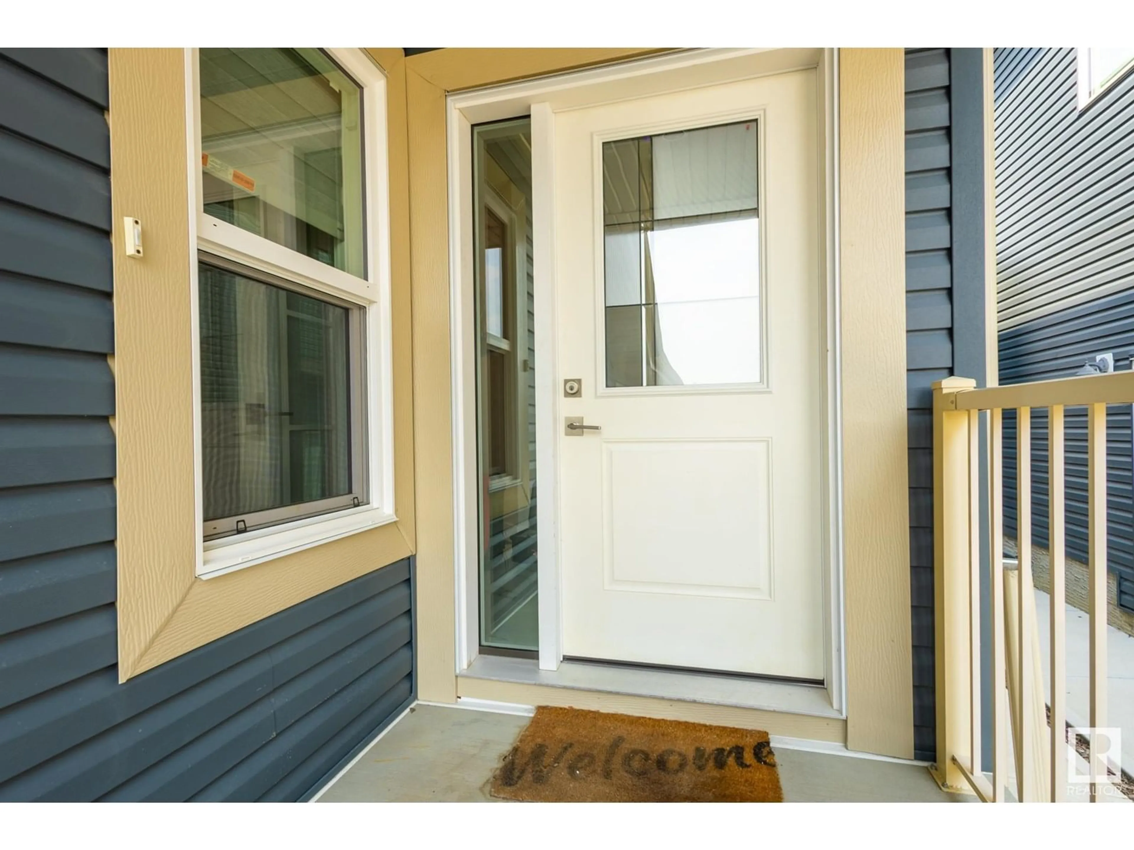 Indoor entryway for 7432 174 AV, Edmonton Alberta T5Z0J7