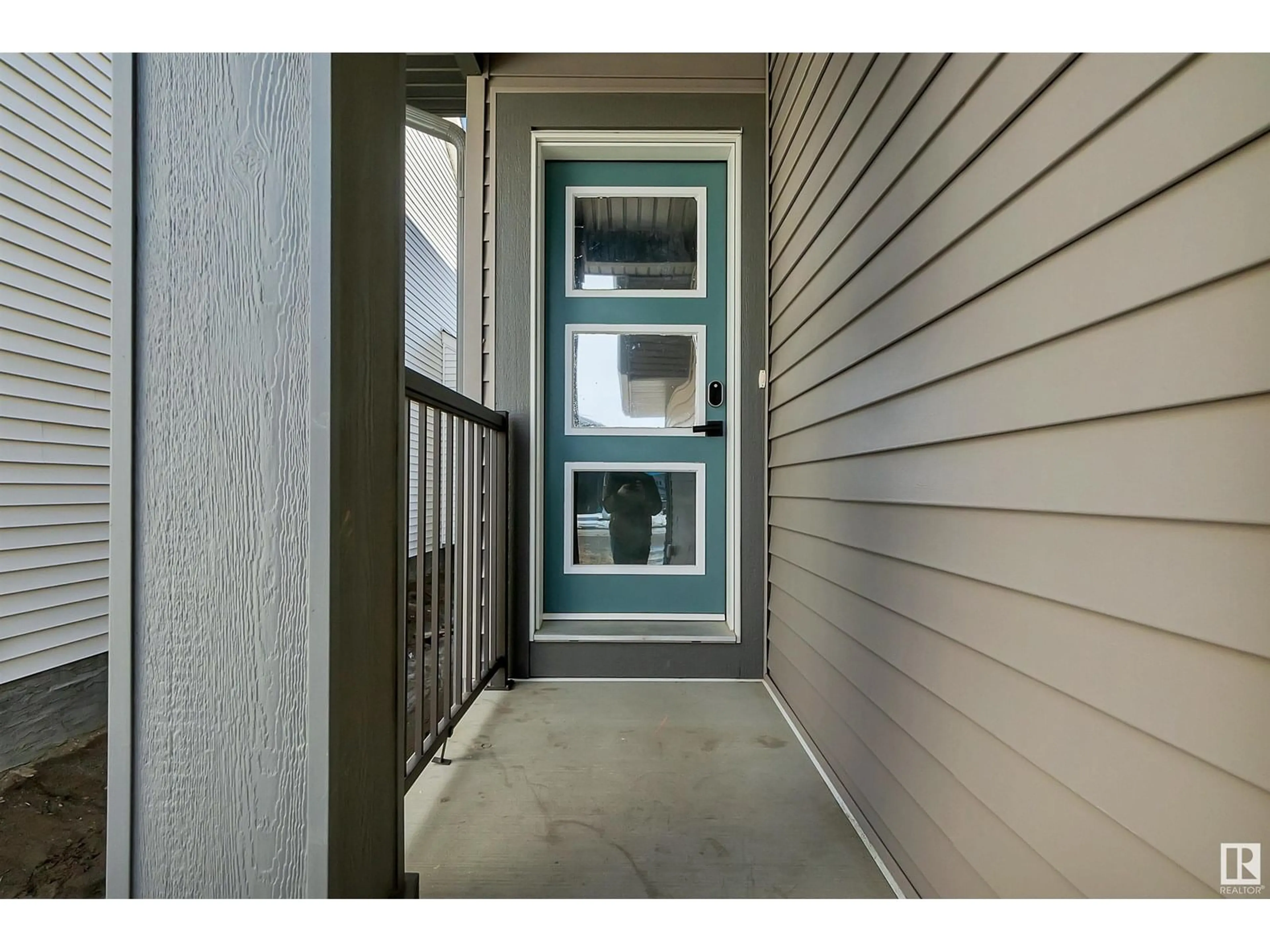 Indoor entryway for 4787 KINNEY RD, Edmonton Alberta T6W5G4