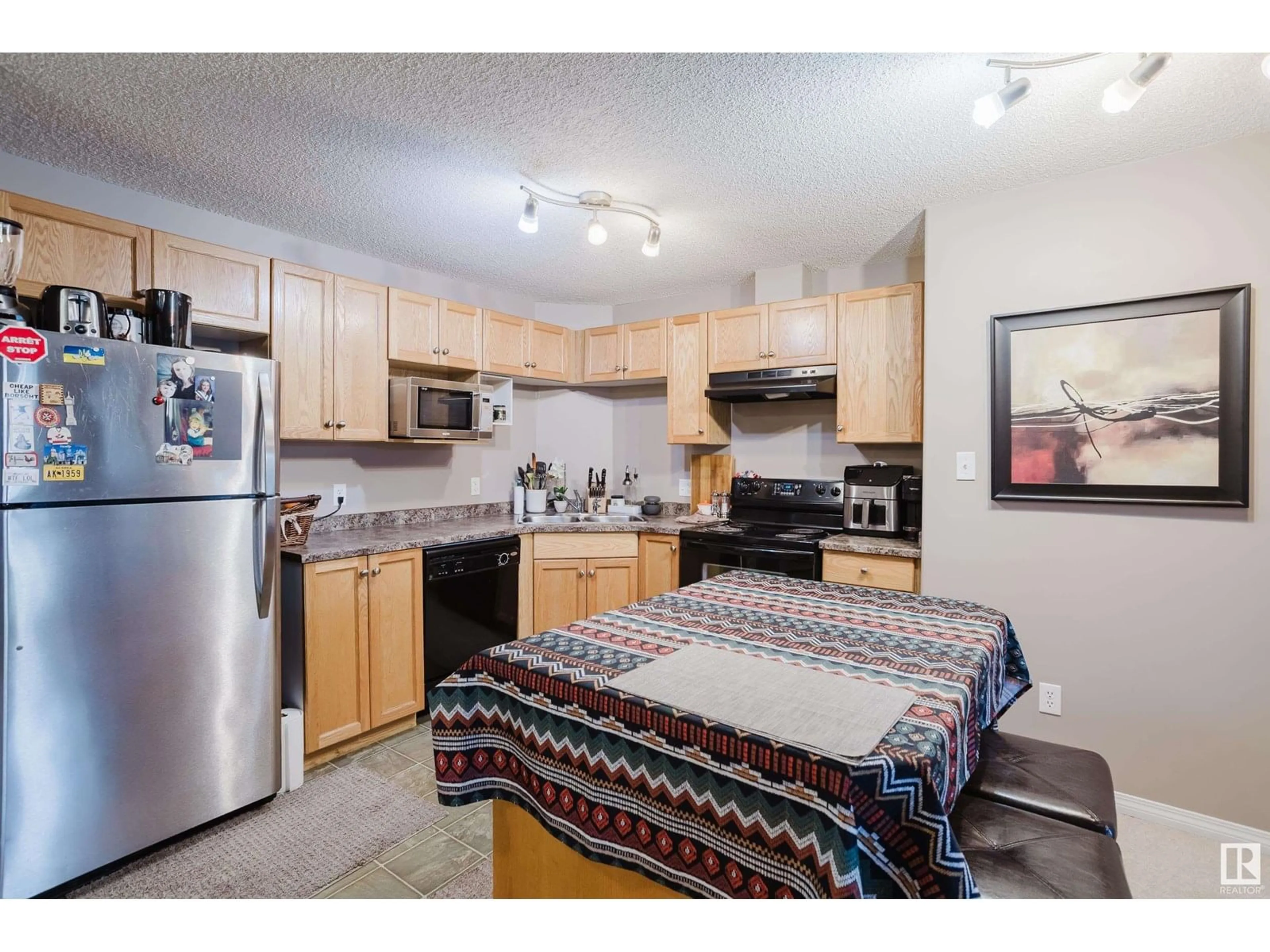 Standard kitchen, unknown for 1114 CLAIRVIEW STATION DR, Edmonton Alberta T5Y0E6