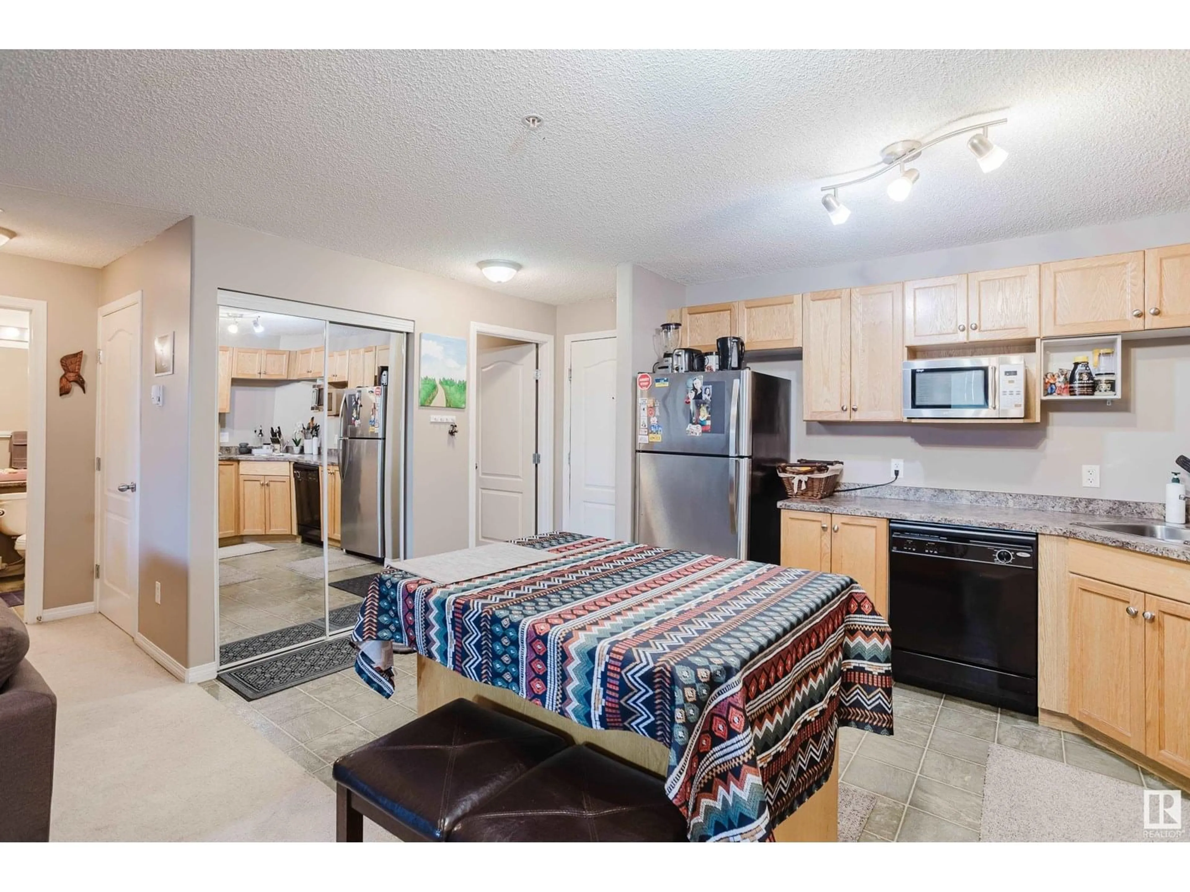 Unknown for 1114 CLAIRVIEW STATION DR, Edmonton Alberta T5Y0E6
