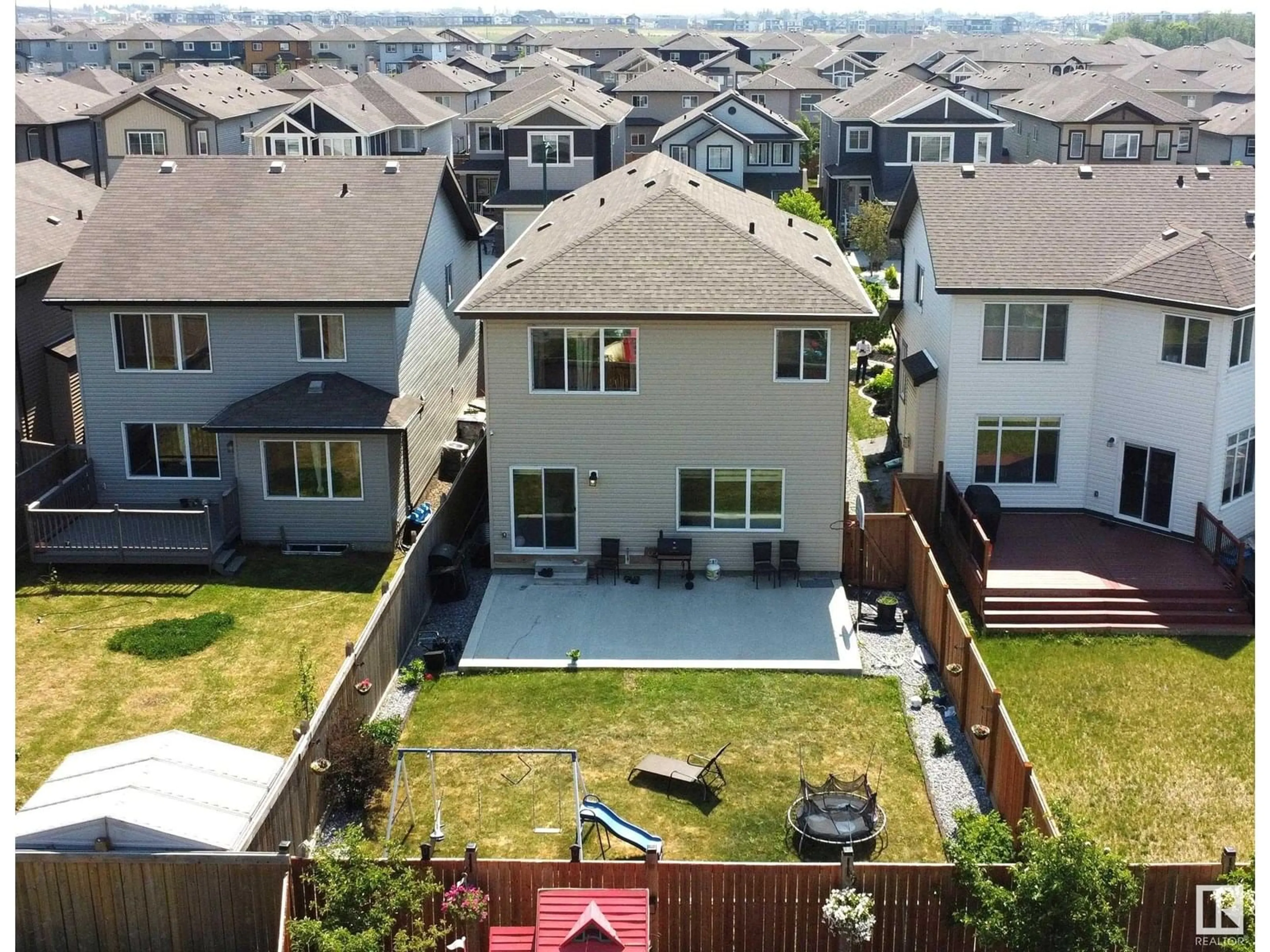 A pic from outside/outdoor area/front of a property/back of a property/a pic from drone, mountain view for NW - 3244 13 AVE AV, Edmonton Alberta T6T0Z4