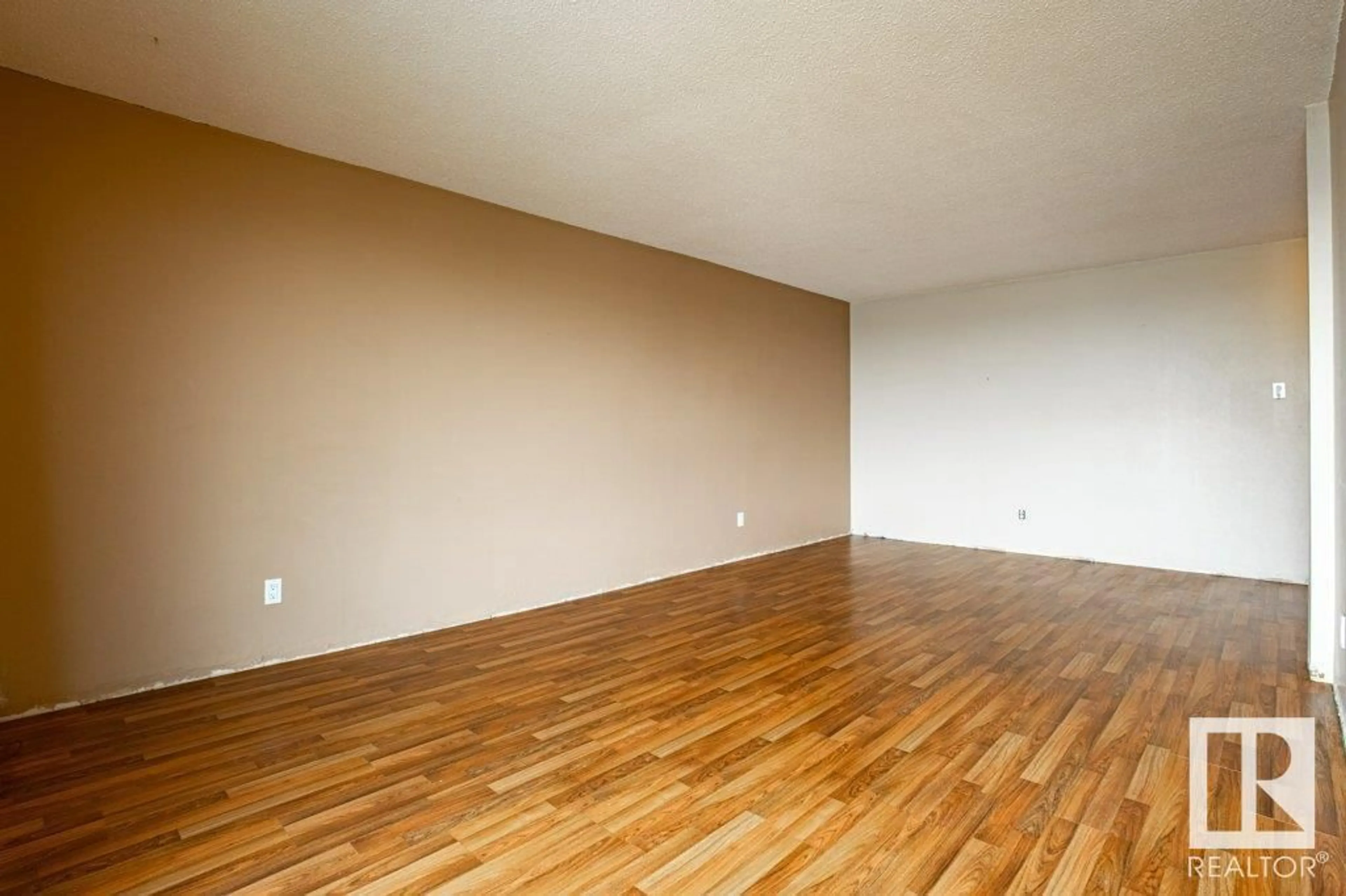 A pic of a room for 906 - 9028 JASPER AV NW, Edmonton Alberta T5H3Y6