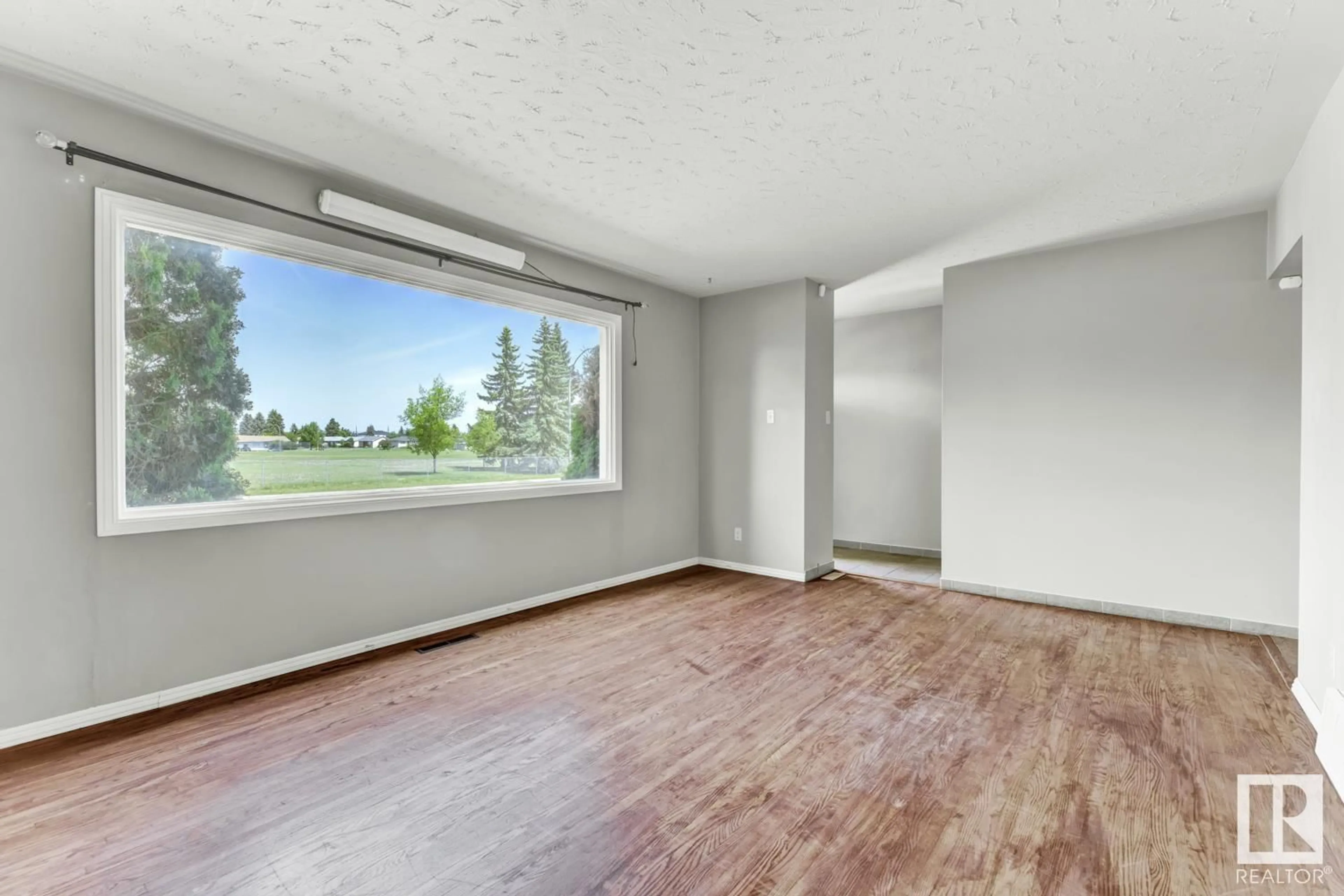 A pic of a room for NW - 12103 134B AV, Edmonton Alberta T5L4M6