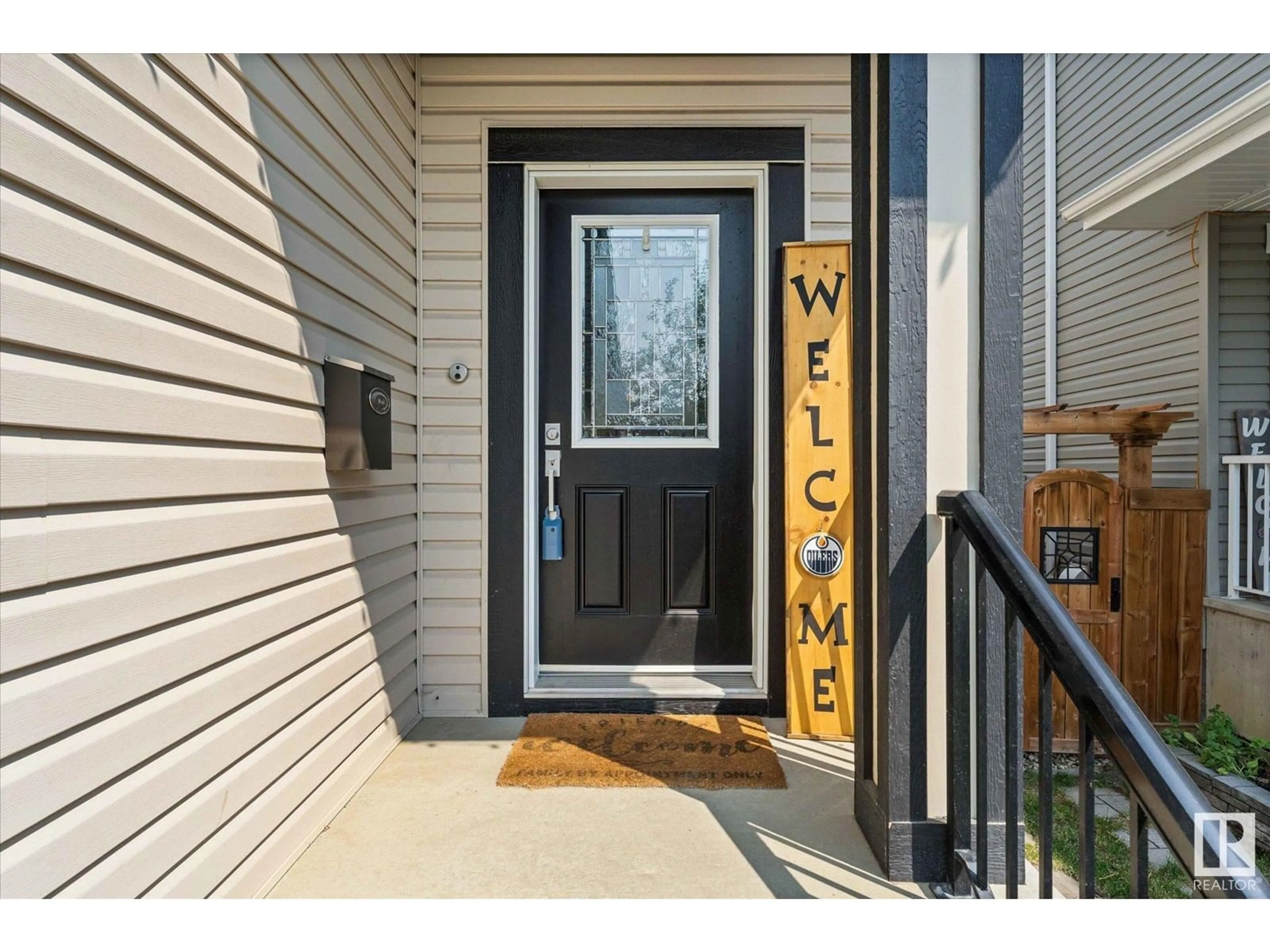 Indoor entryway for 166 HARVEST RIDGE DR, Spruce Grove Alberta T7X0P4
