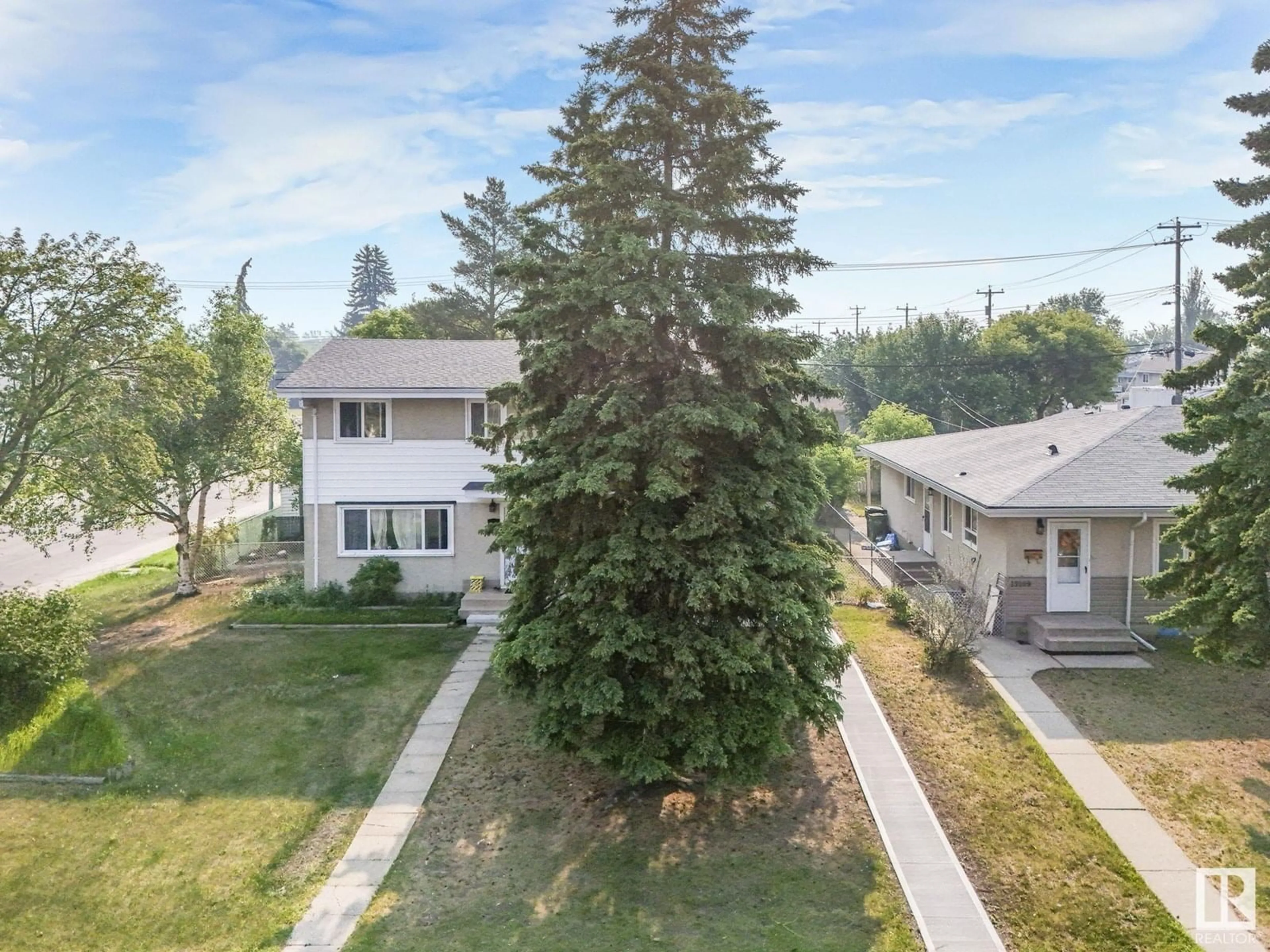 A pic from outside/outdoor area/front of a property/back of a property/a pic from drone, street for NW - 13211 95 ST, Edmonton Alberta T5E3Y2