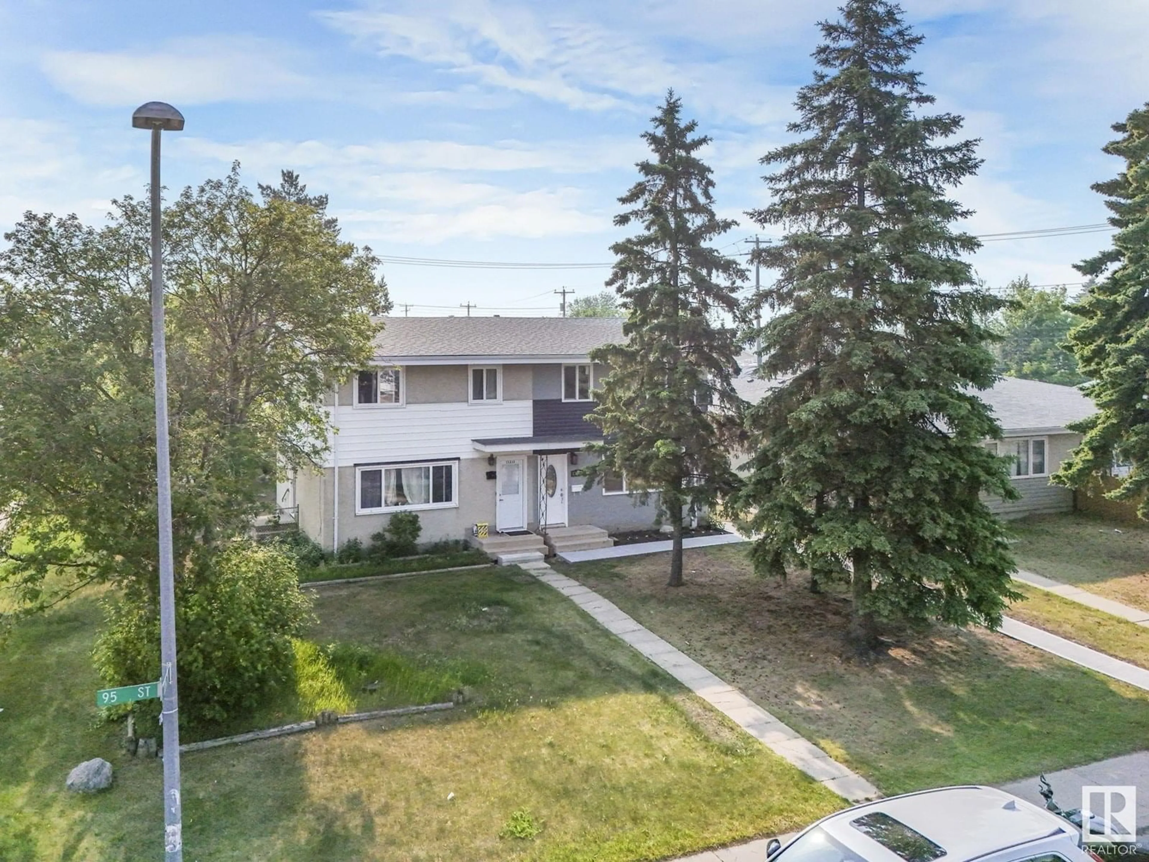 A pic from outside/outdoor area/front of a property/back of a property/a pic from drone, street for NW - 13211 95 ST, Edmonton Alberta T5E3Y2