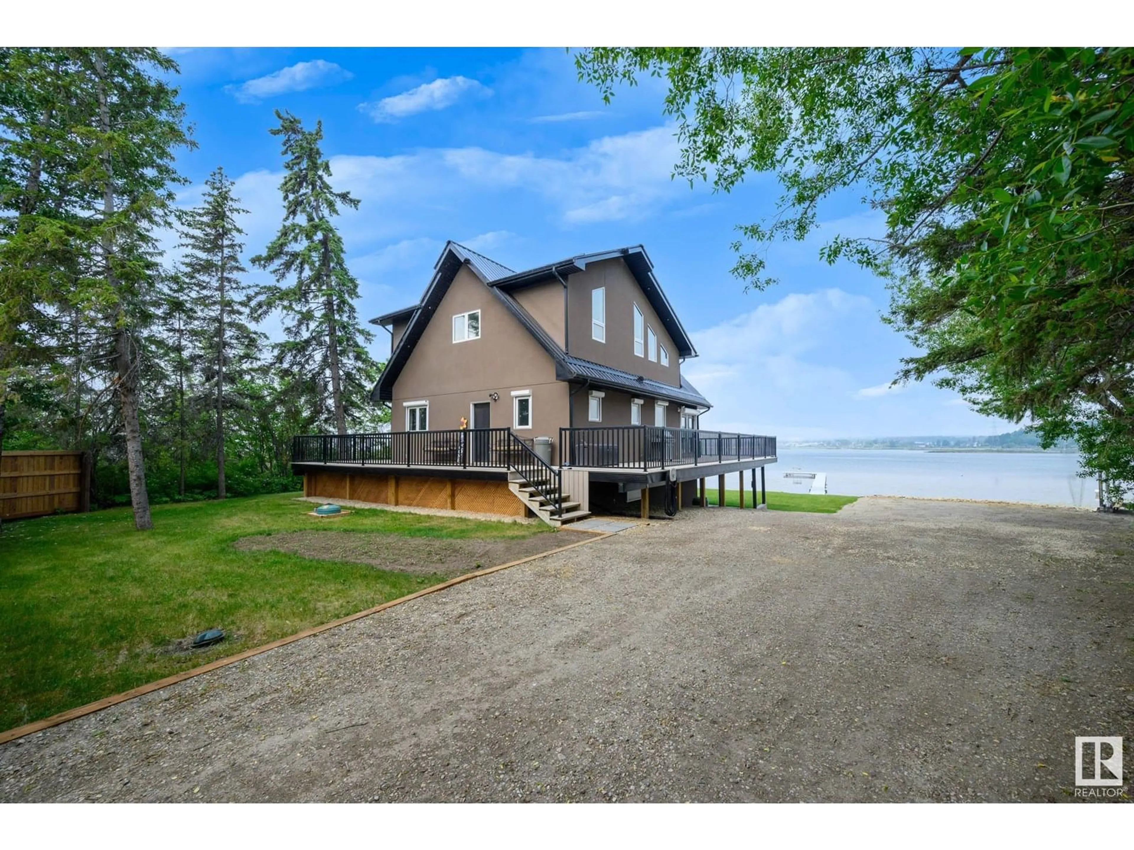 A pic from outside/outdoor area/front of a property/back of a property/a pic from drone, water/lake/river/ocean view for 47 RAILWAY AV, Rural Parkland County Alberta T0E2Y0