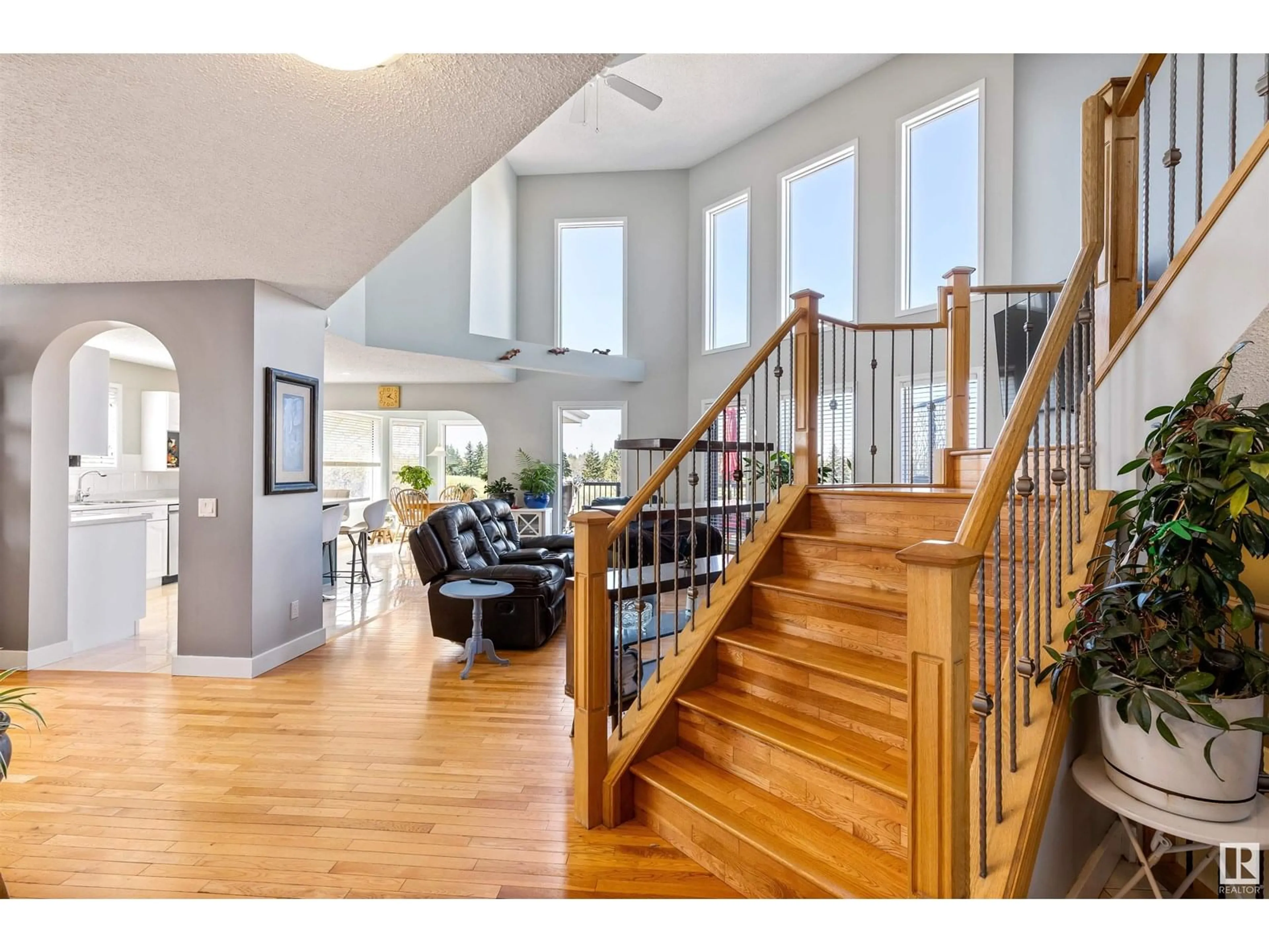 Indoor foyer for 9 AUGUSTA FAIRWAY, Stony Plain Alberta T7Z1M3