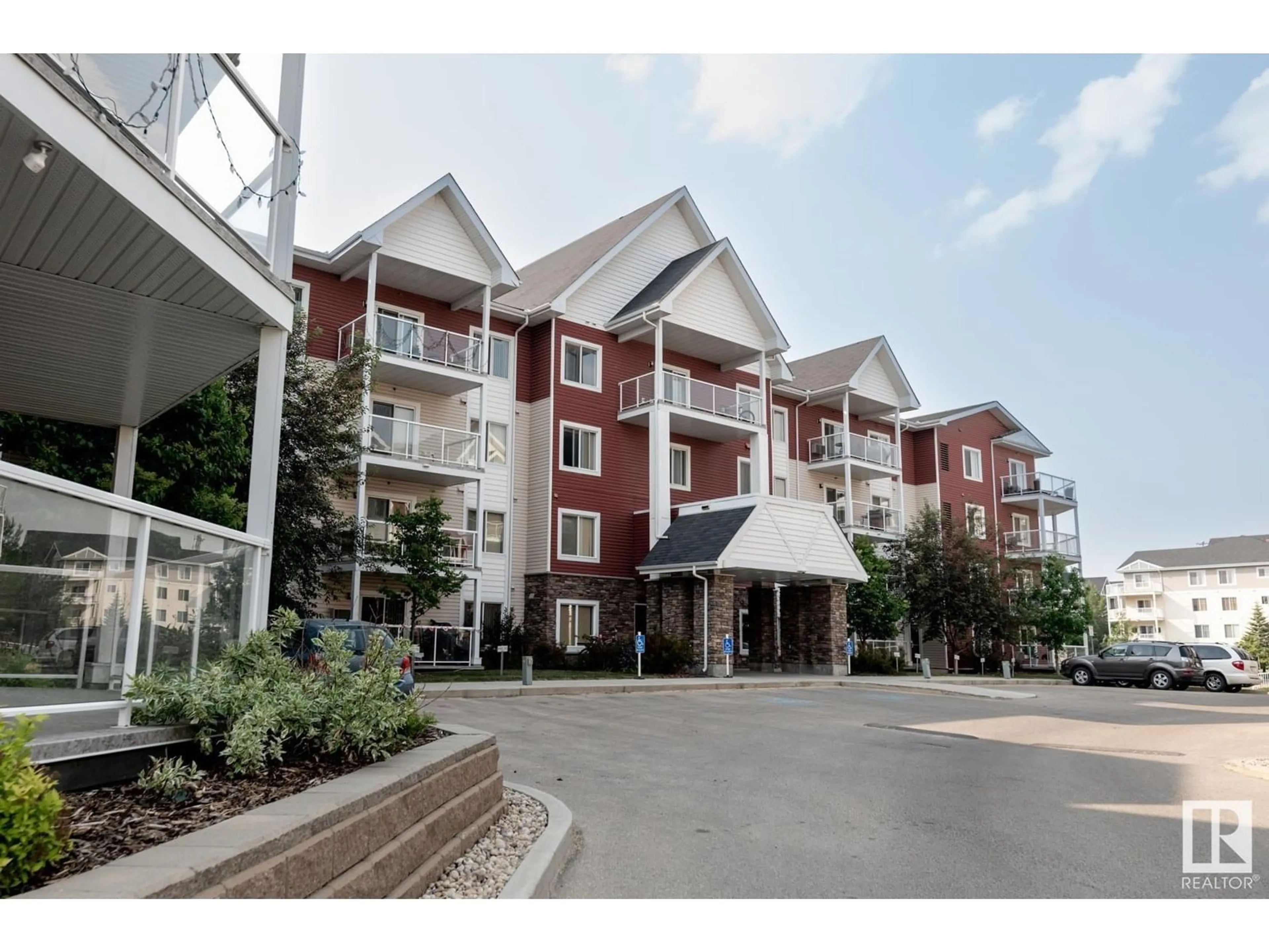 Indoor foyer for #403 - 2207 44 AV NW, Edmonton Alberta T6T0T2