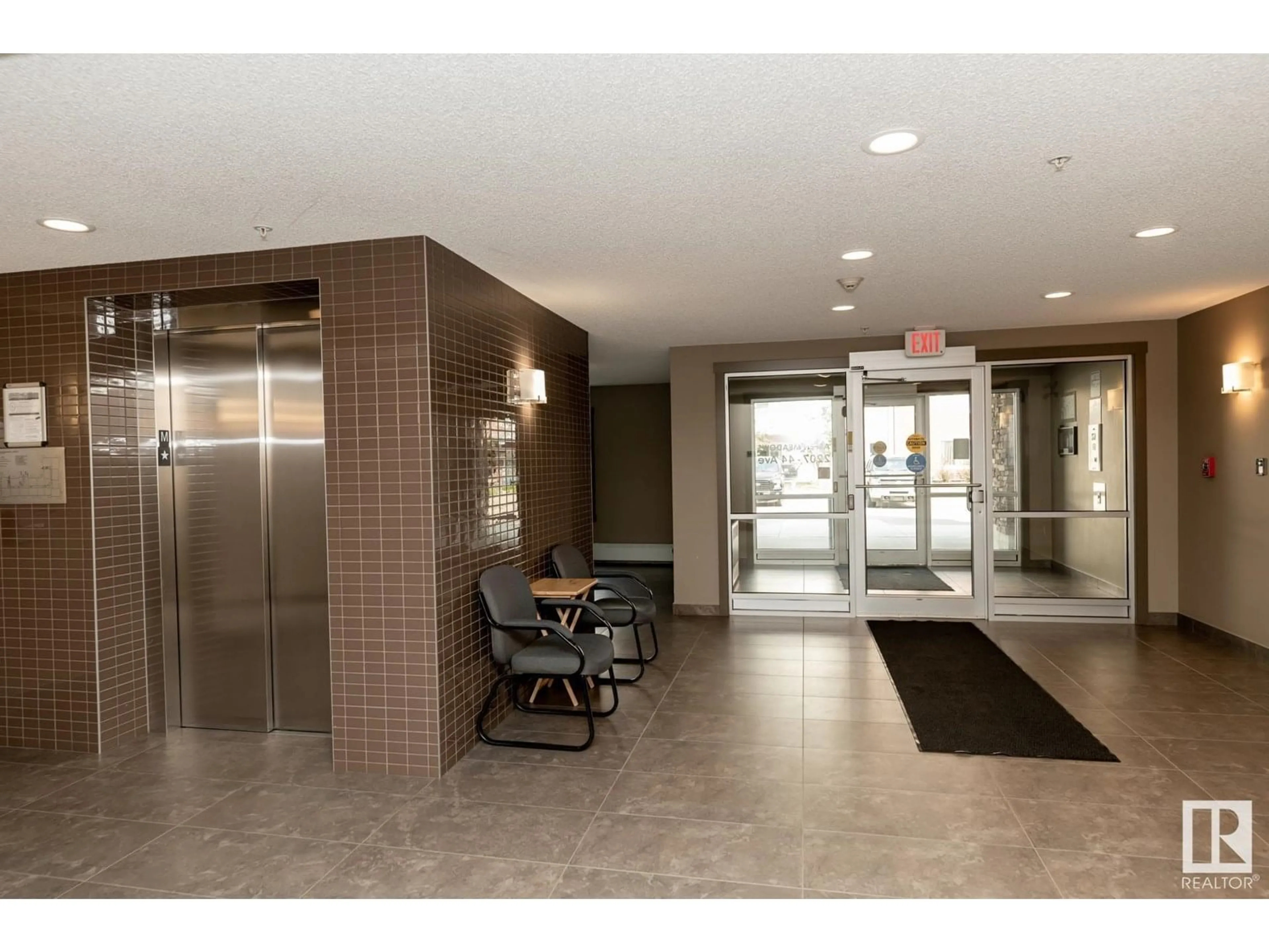 Indoor foyer for #403 - 2207 44 AV NW, Edmonton Alberta T6T0T2