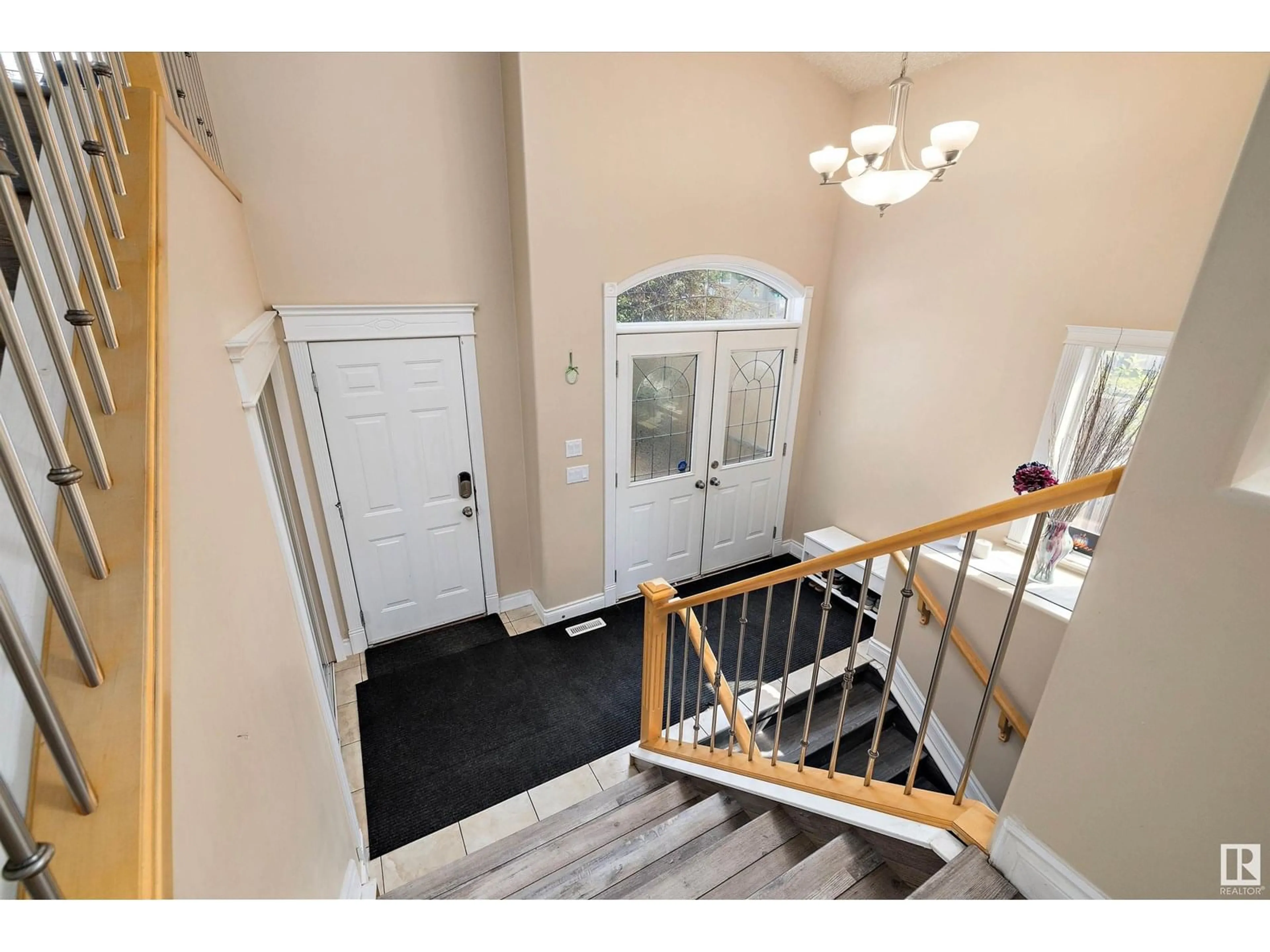 Indoor entryway for 11503 168 AV, Edmonton Alberta T5A6B6