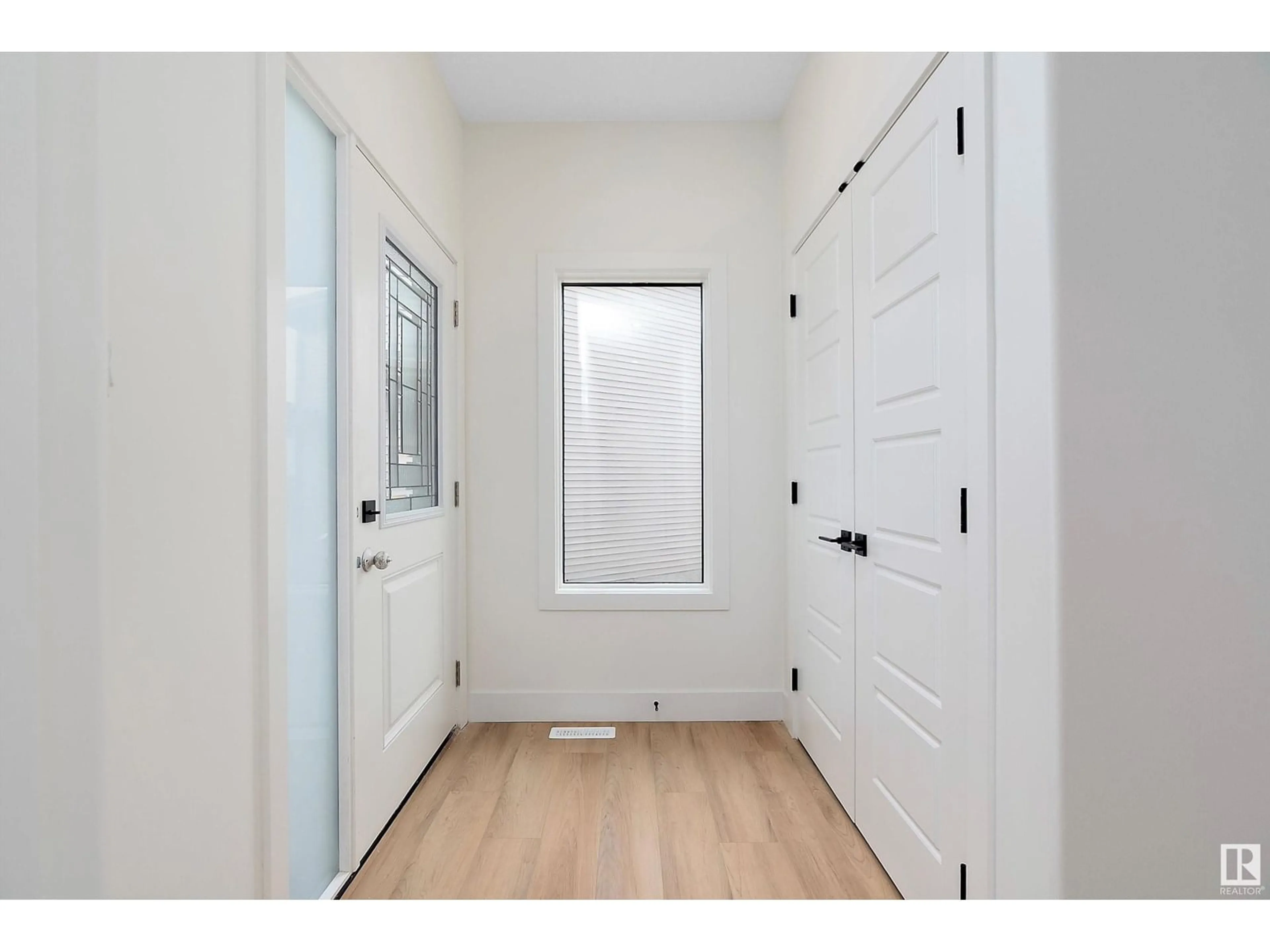 Indoor entryway for 2547 209 ST NW, Edmonton Alberta T6M2K7
