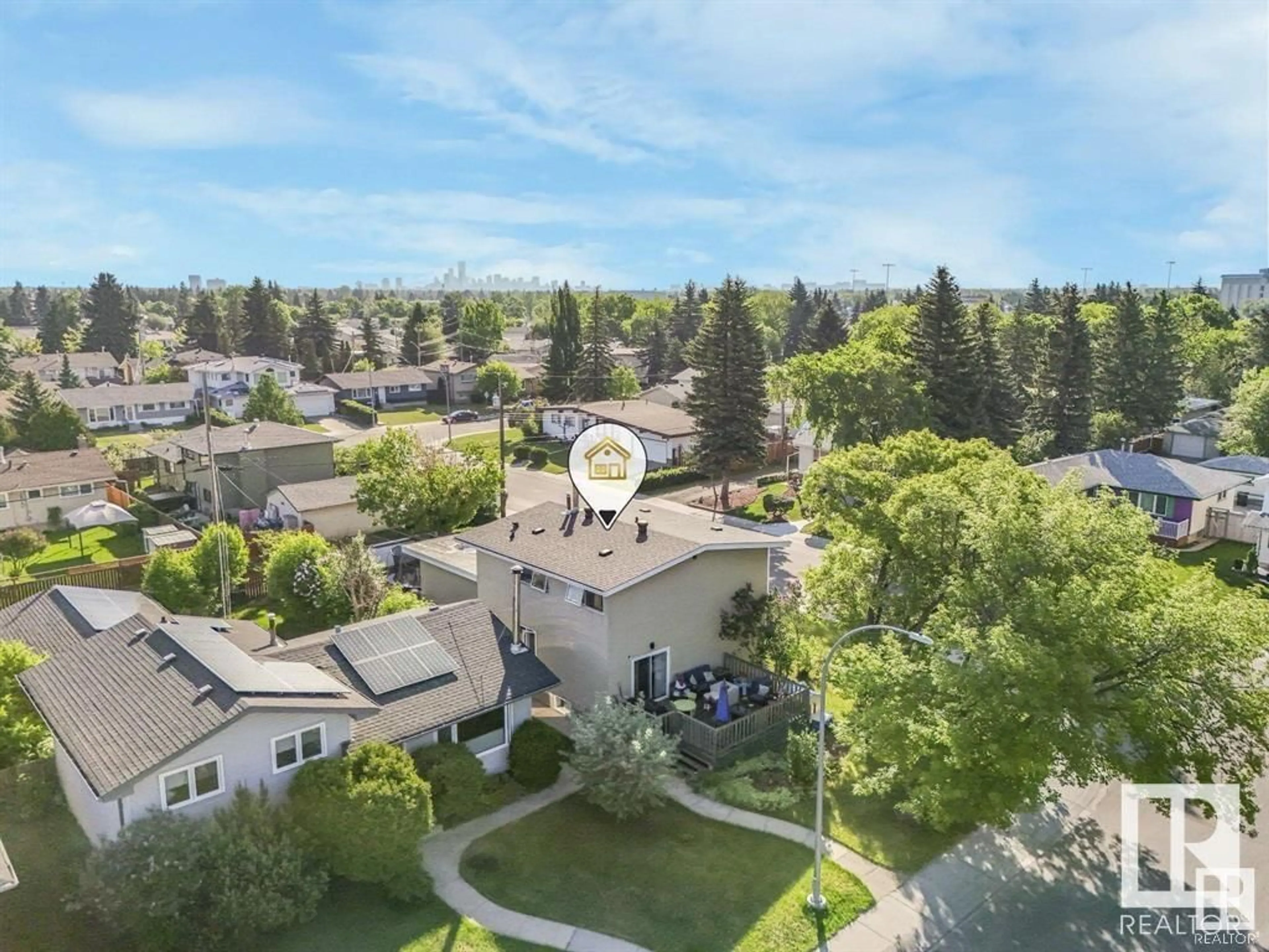 A pic from outside/outdoor area/front of a property/back of a property/a pic from drone, unknown for 16804 93A AV, Edmonton Alberta T5R5K3