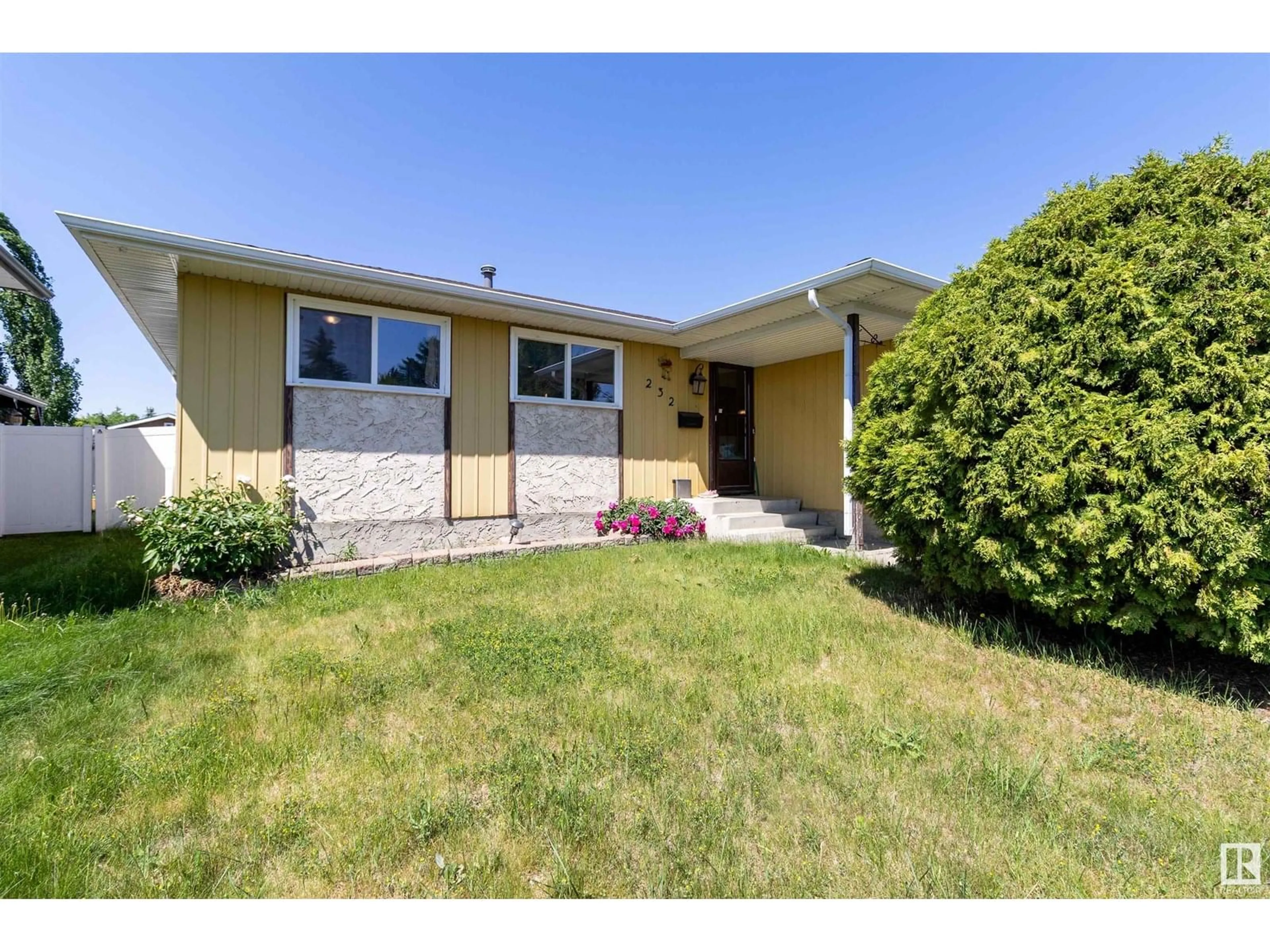Unknown for 232 HUMBERSTONE RD, Edmonton Alberta T5A4C6