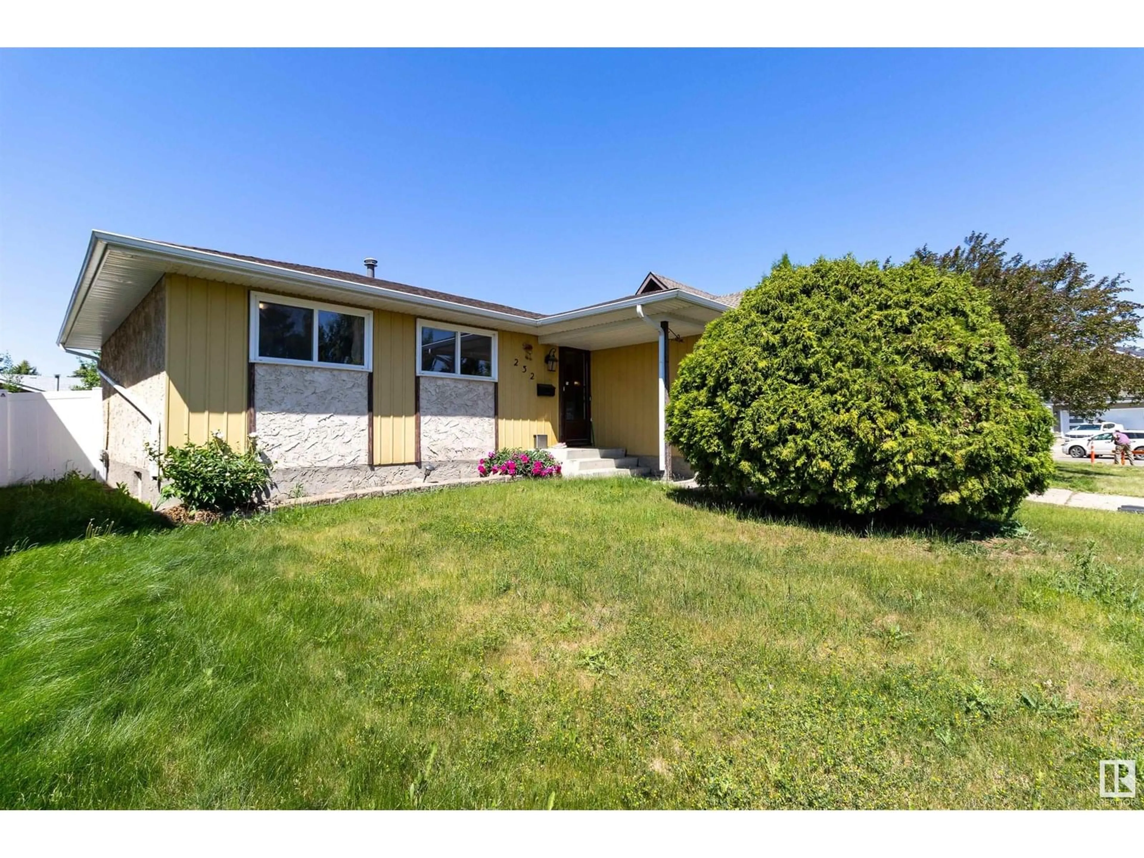 Unknown for 232 HUMBERSTONE RD, Edmonton Alberta T5A4C6