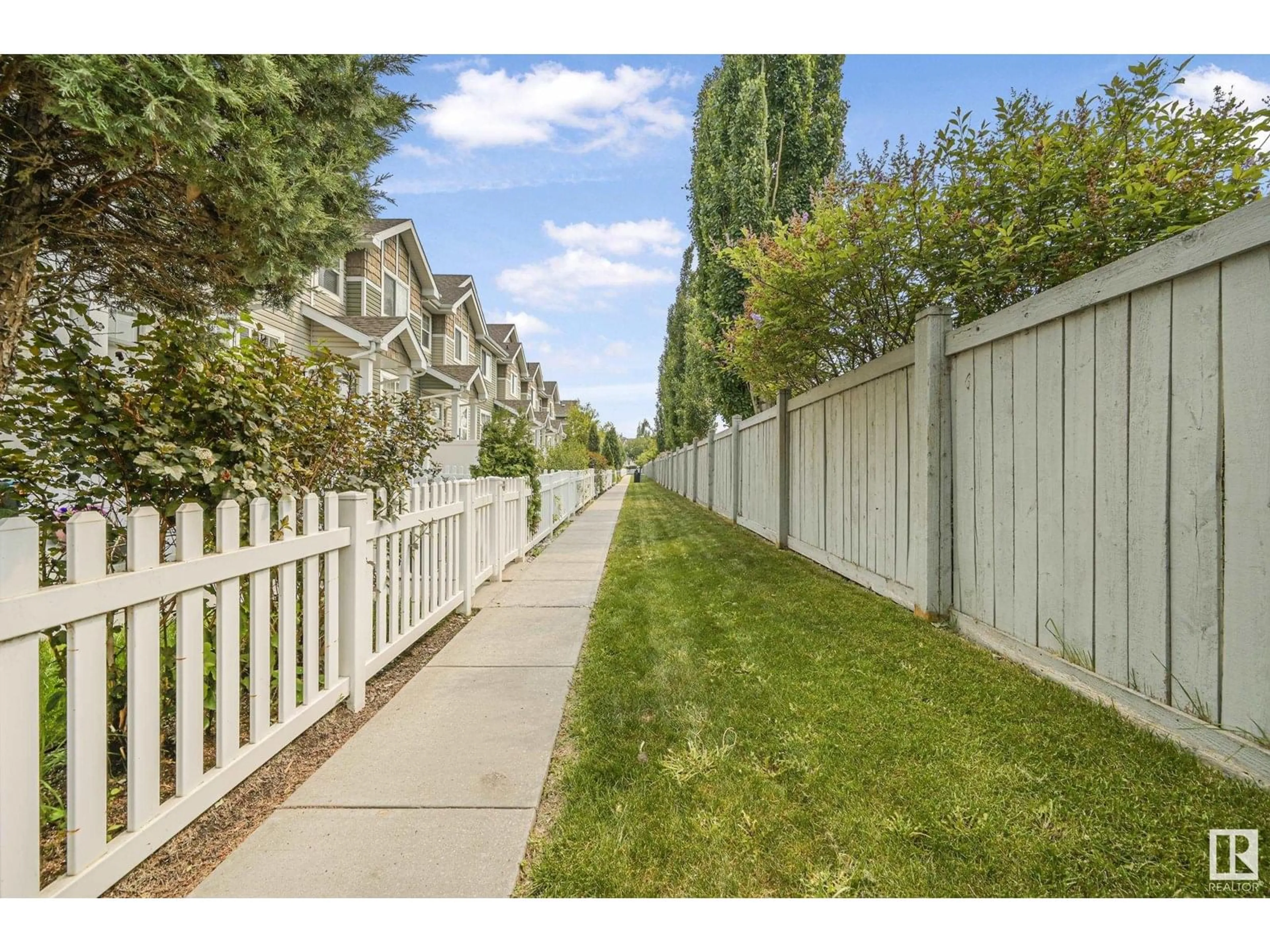 Patio, street for #84 - 5604 199 ST, Edmonton Alberta T6M2Z9