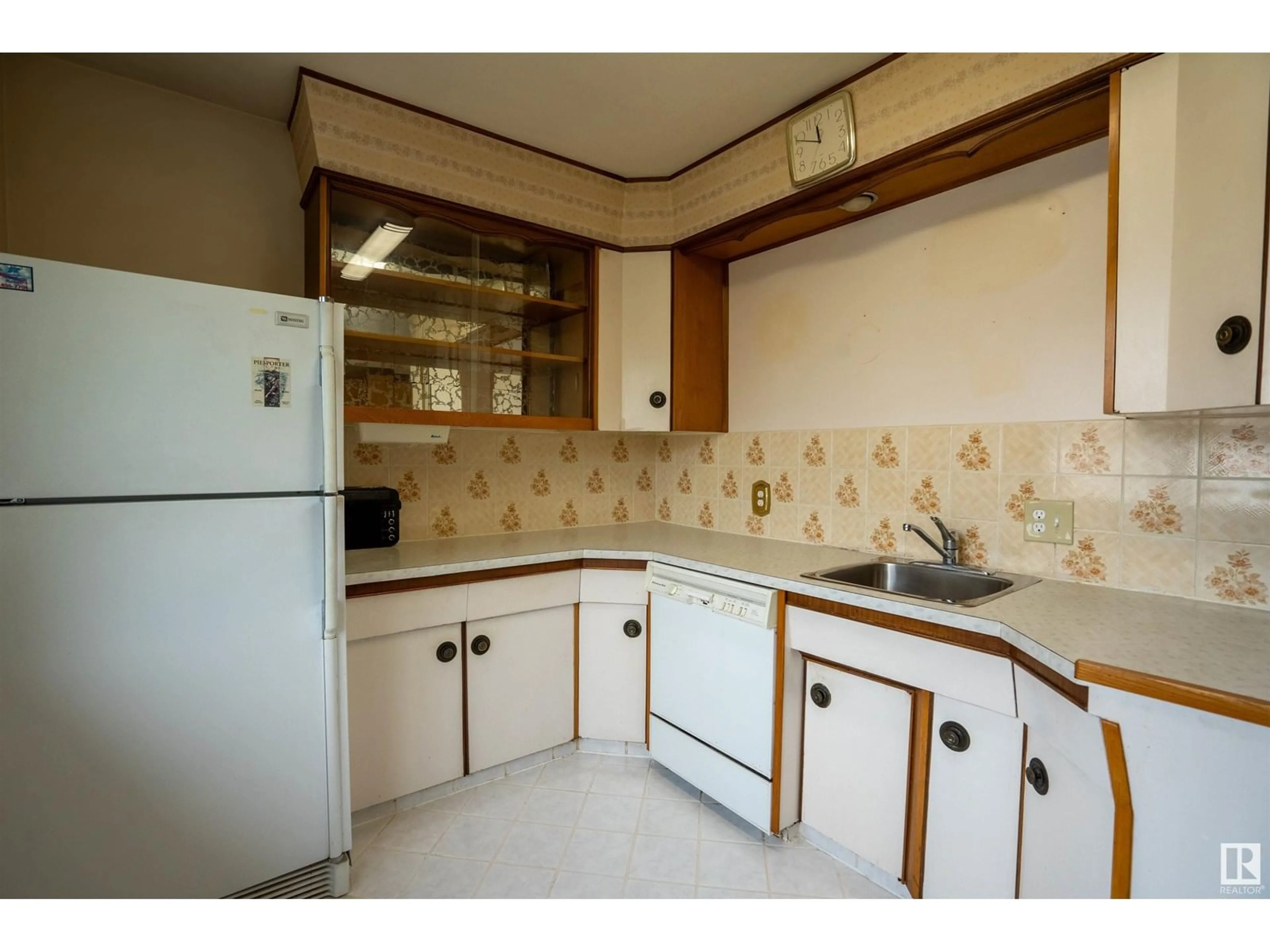 Standard kitchen, ceramic/tile floor for 5928 142 AV, Edmonton Alberta T5A1J3