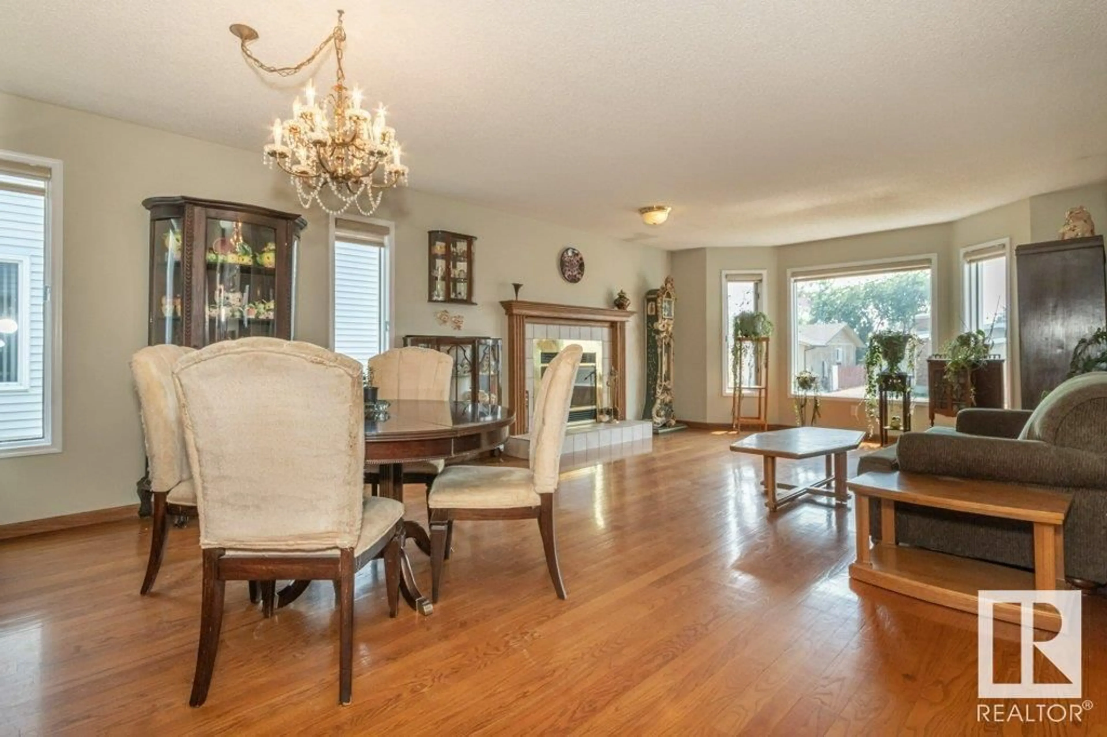 Dining room, wood/laminate floor for 12232 151A AV, Edmonton Alberta T5X4A2