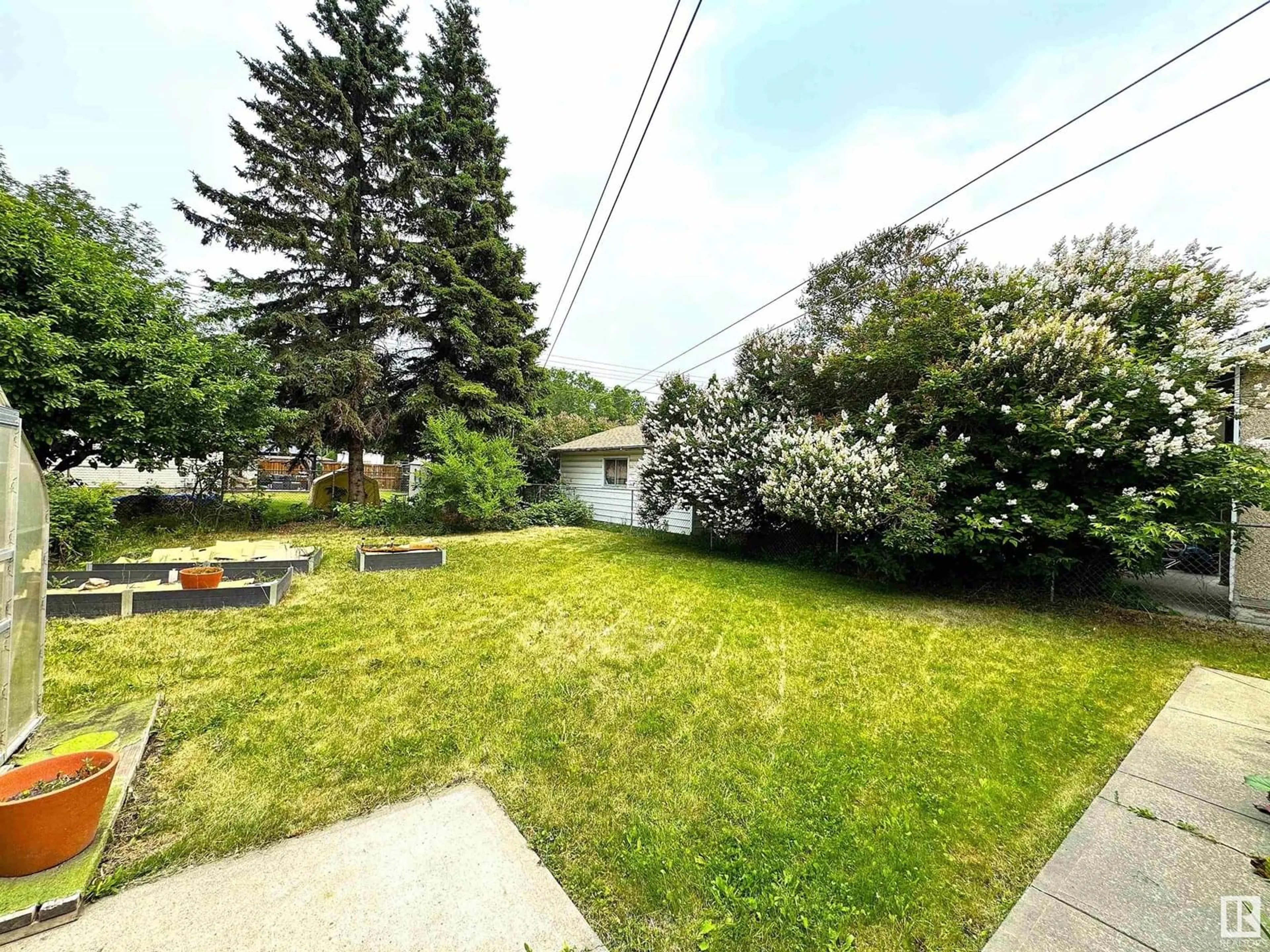 Patio, street for 919 ALDER AV, Sherwood Park Alberta T8A1V7