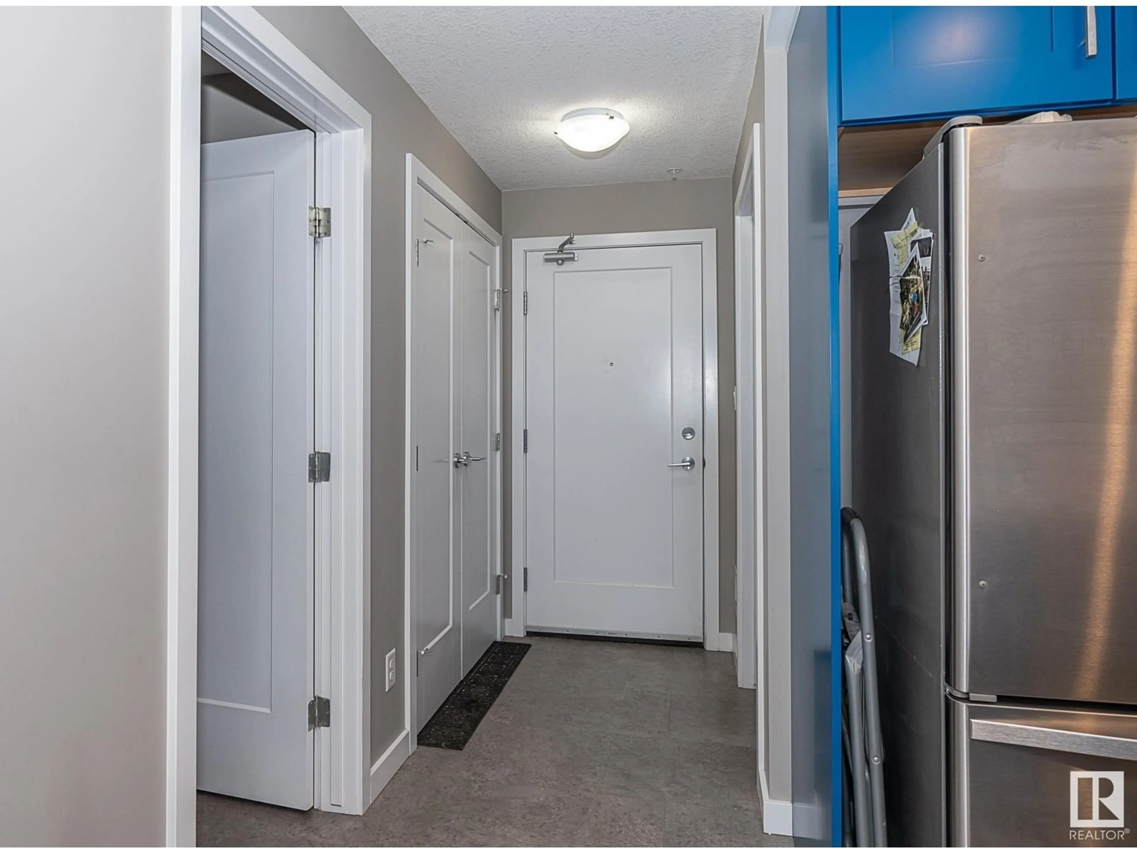 Indoor entryway for #325 - 5504 SCHONSEE DR, Edmonton Alberta T5Z0N9