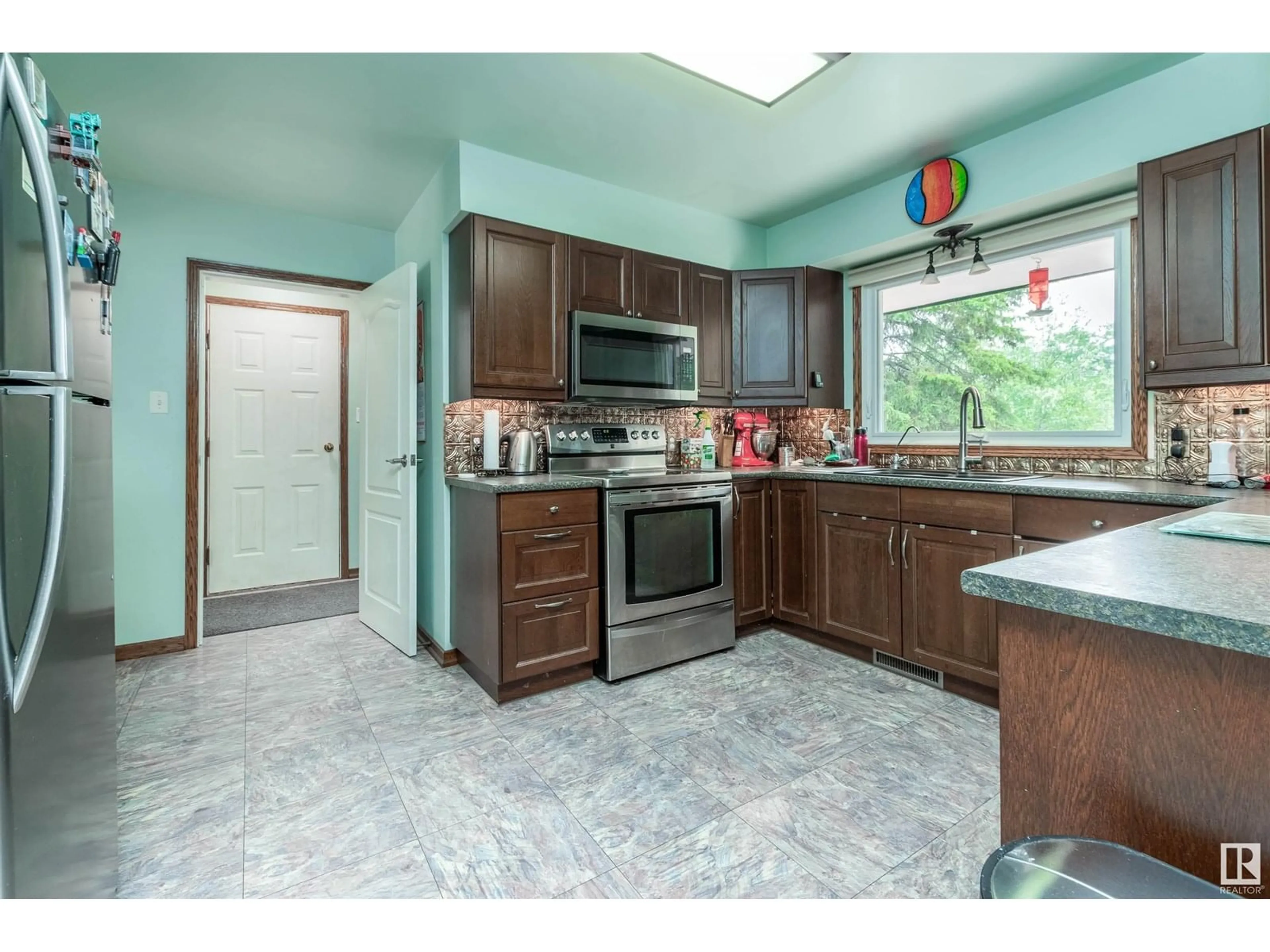 Standard kitchen, ceramic/tile floor for 21349 TWP ROAD 530, Rural Strathcona County Alberta T8G2G1