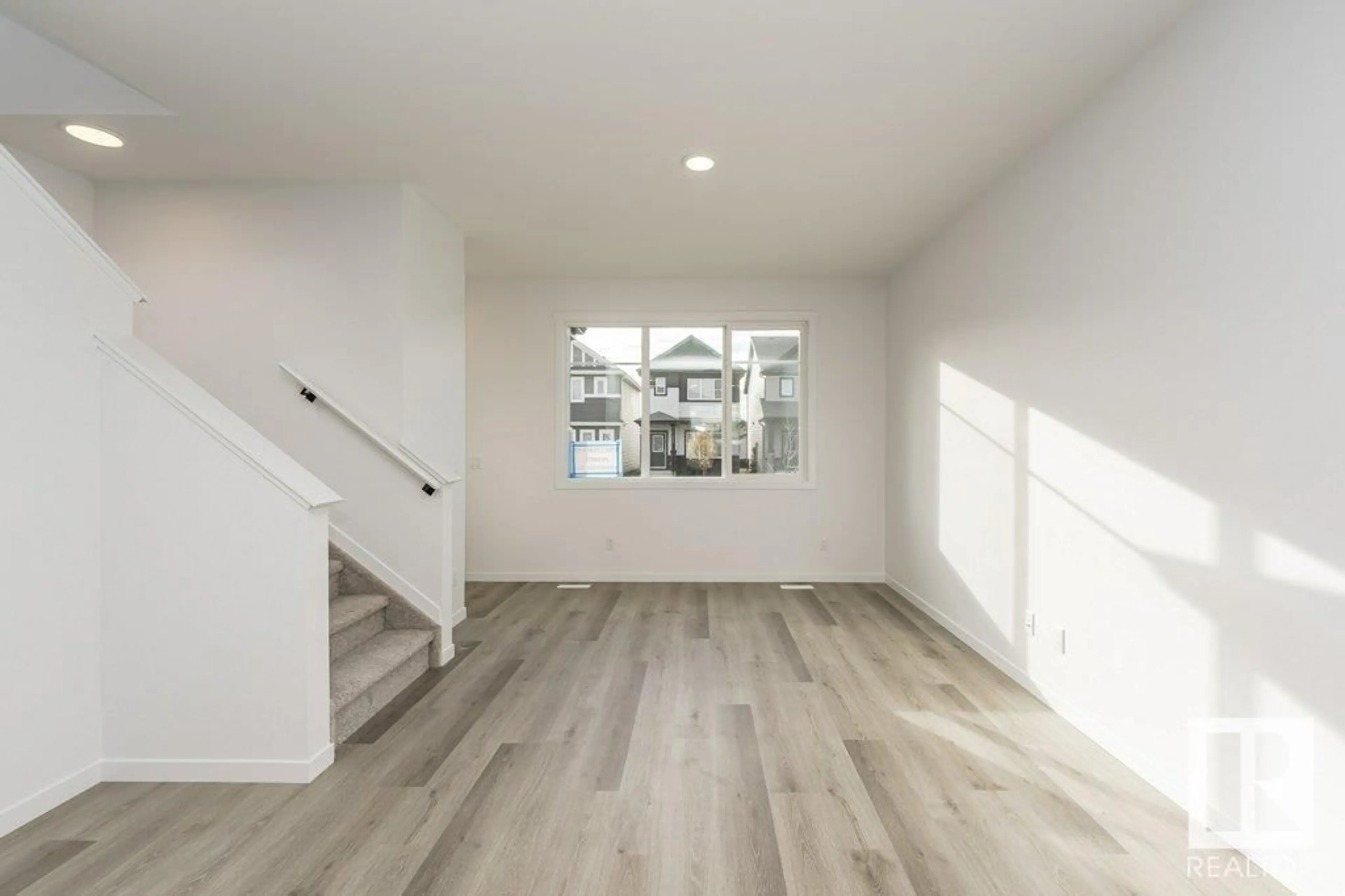 Unknown for 330 EDGEMONT DR, Edmonton Alberta T6M3G7