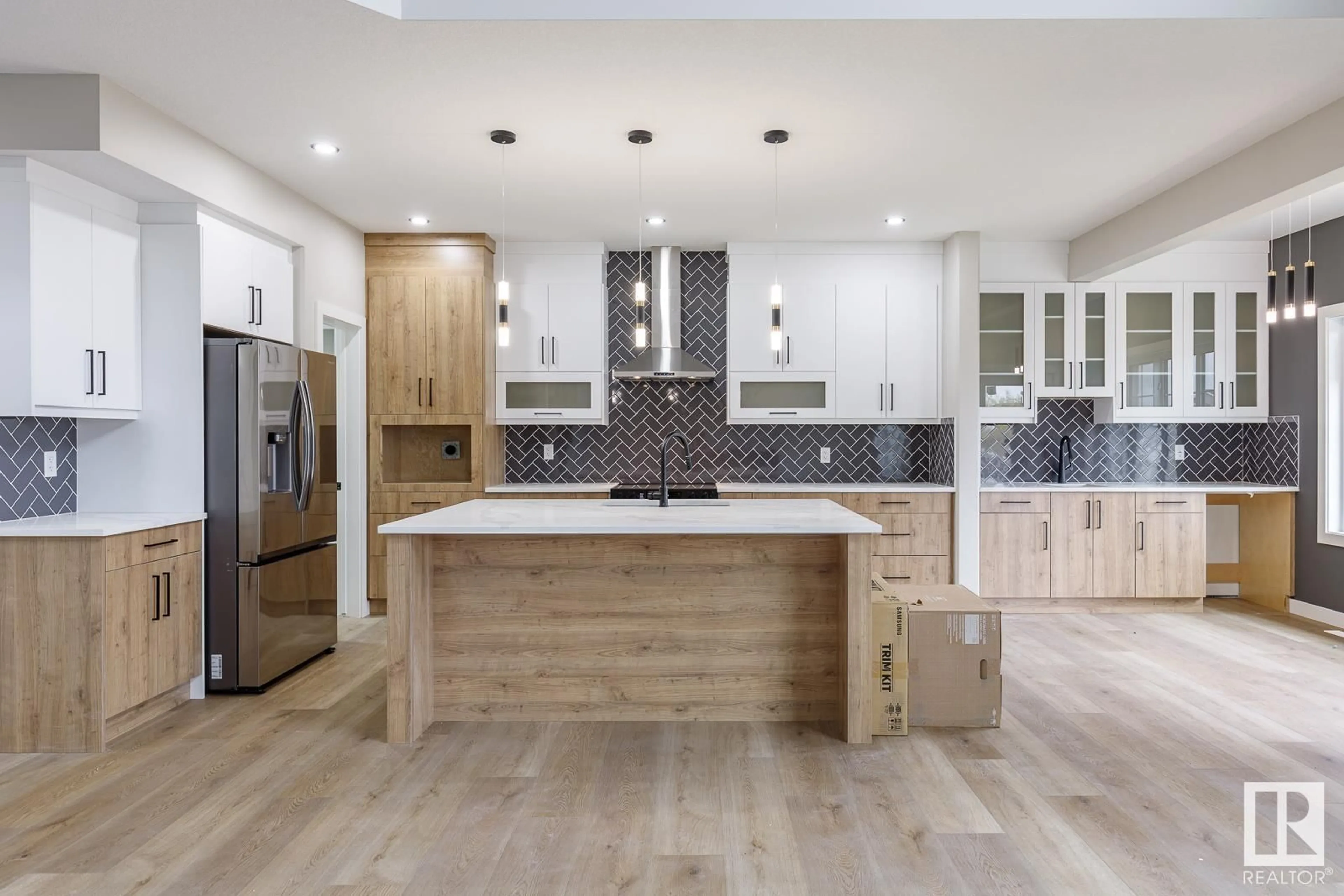 Contemporary kitchen, unknown for LI NW - 1547 SISKIN LINK, Edmonton Alberta T5S0T9