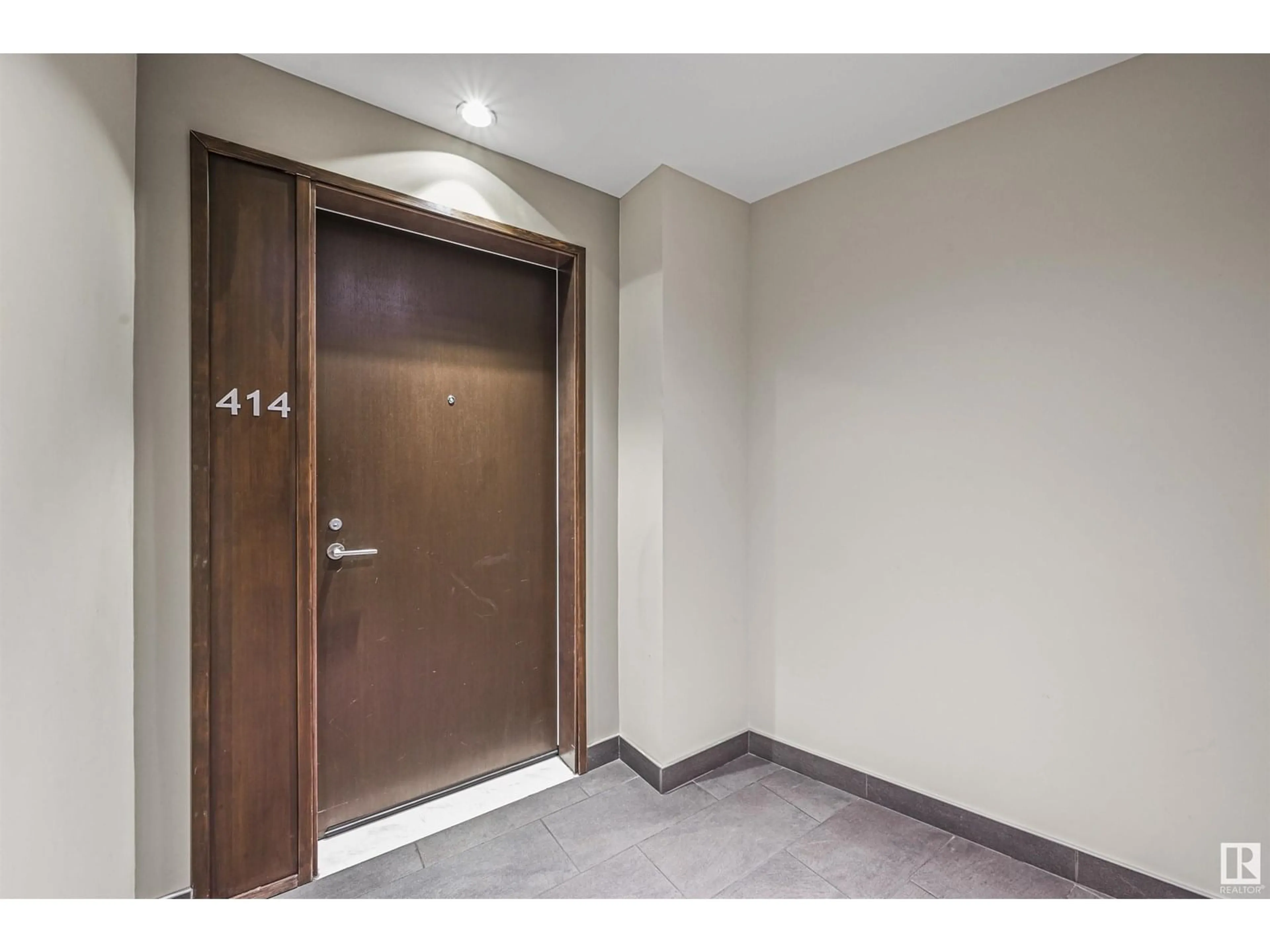 Indoor foyer for #414 - 2612 109 ST, Edmonton Alberta T6J3T1