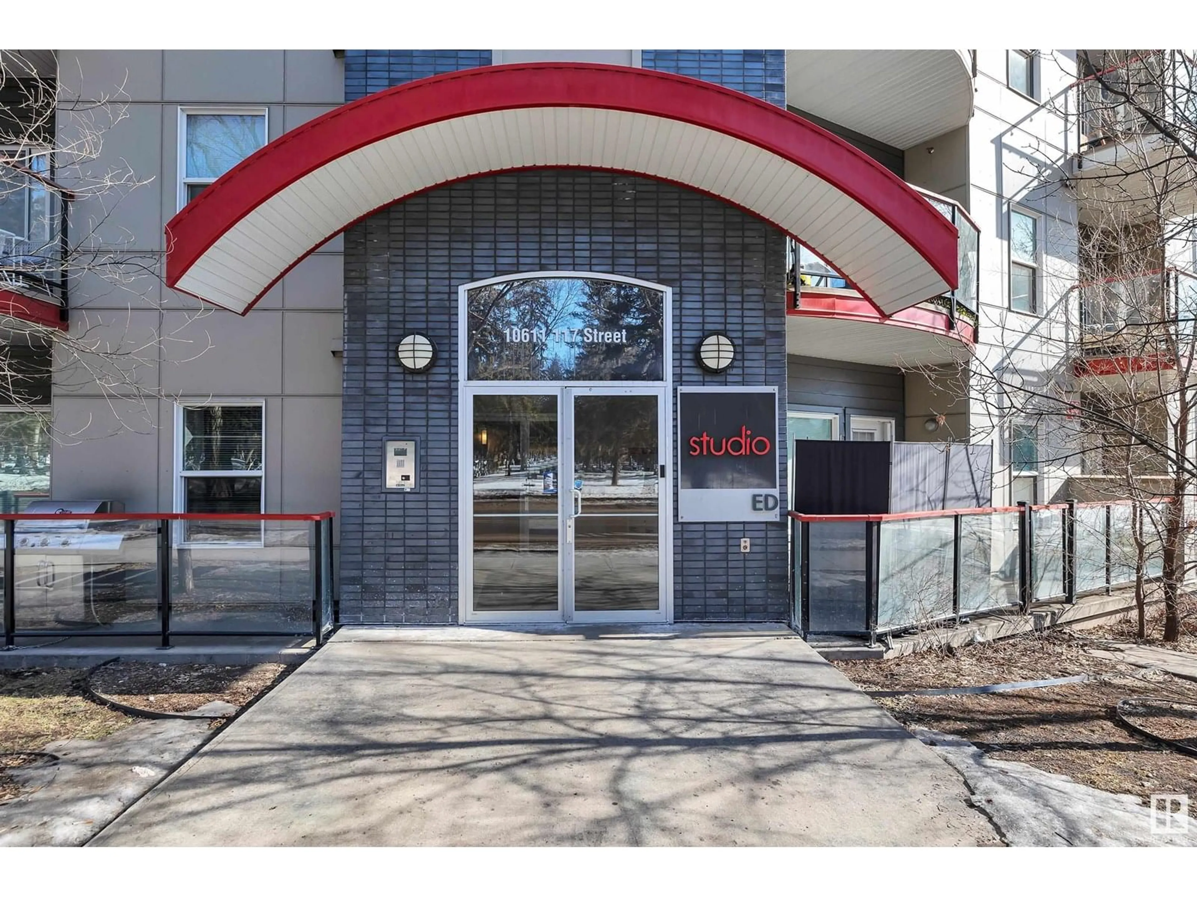 Indoor foyer for #208 - 10611 117 ST, Edmonton Alberta T5H0G6