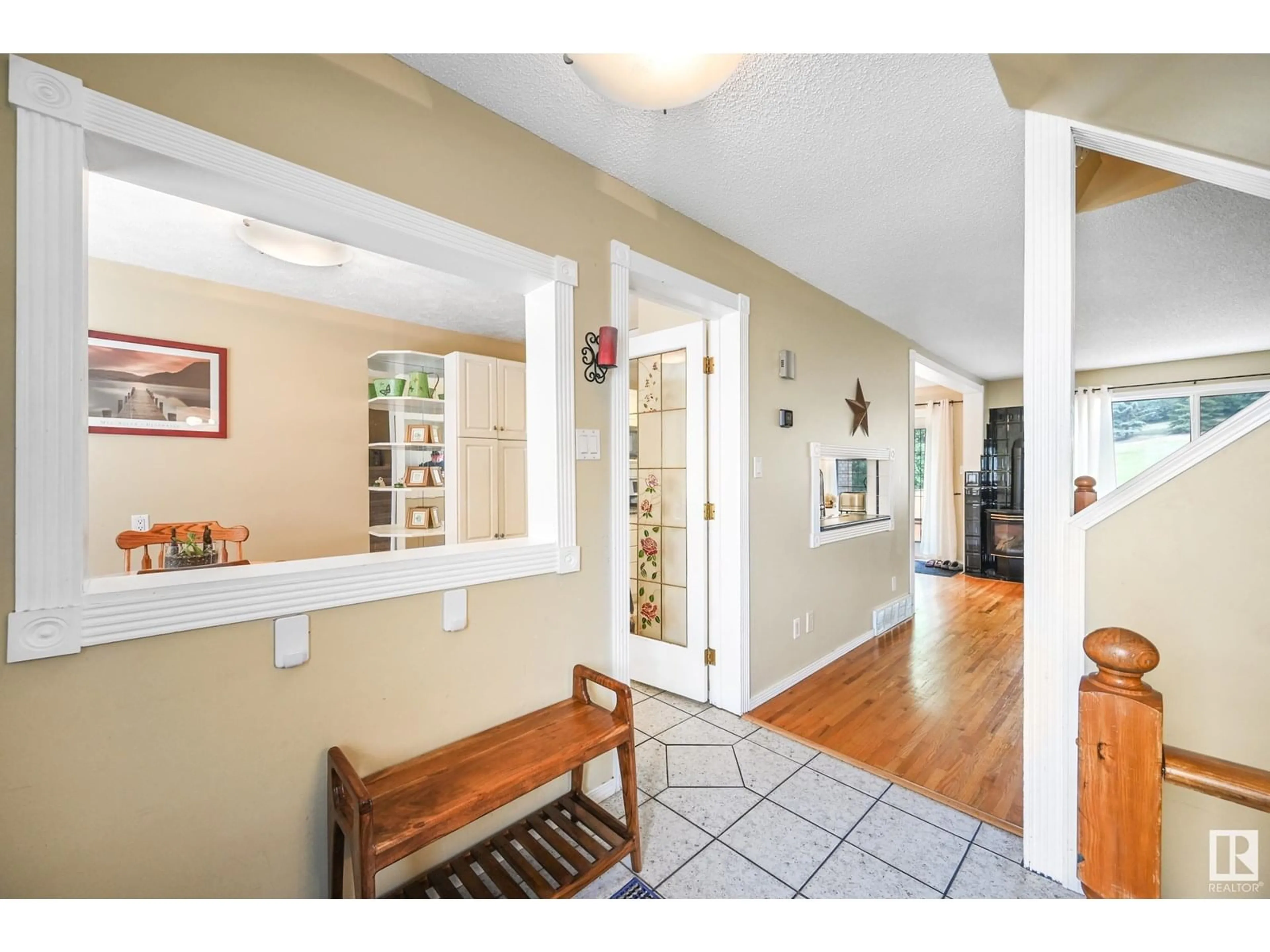 Indoor entryway for 86 GREAT OA, Sherwood Park Alberta T8A0V8